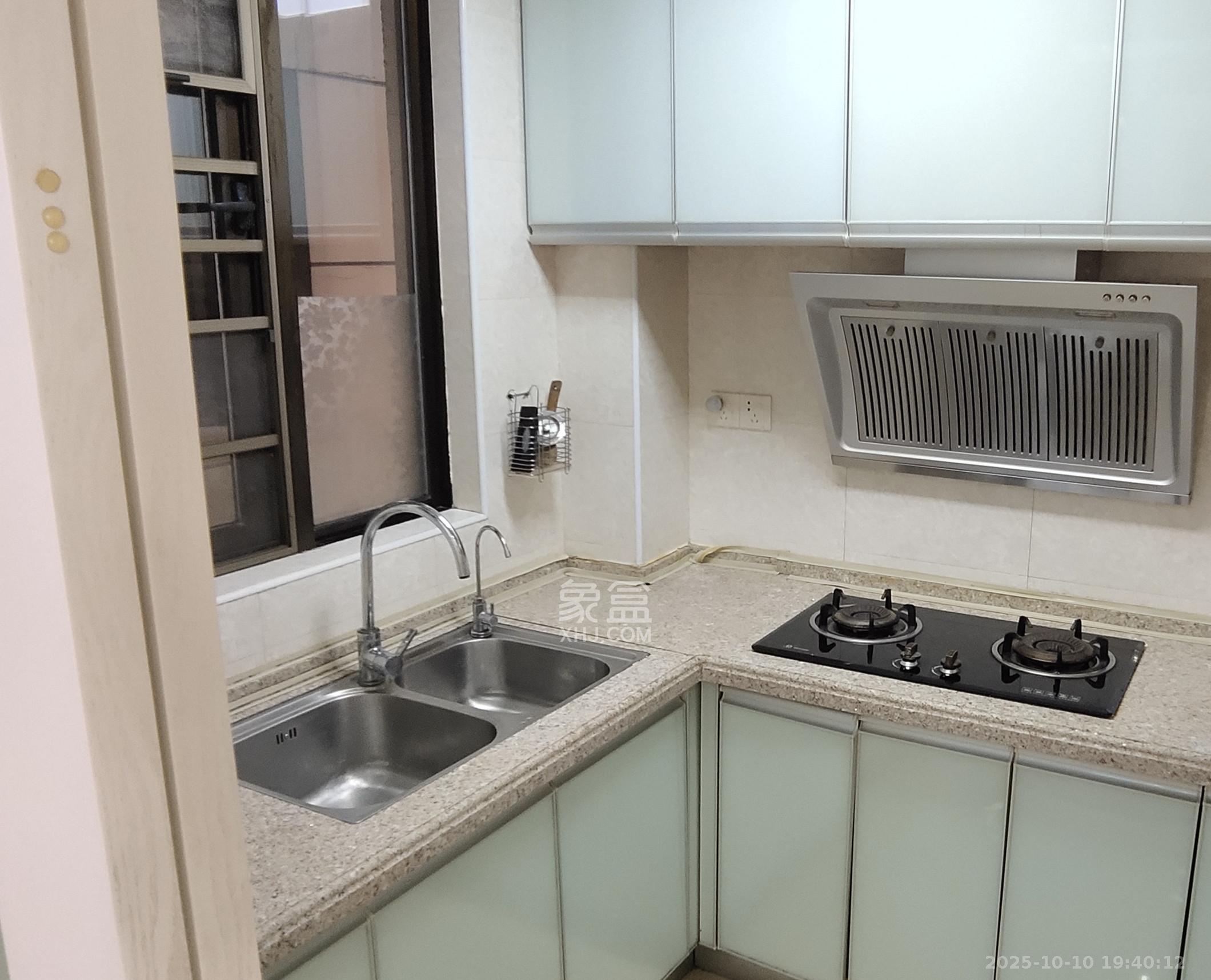 铂宫  3室1厅2卫    4100.0元/月 铂宫  3室1厅2卫    4100.0元/月