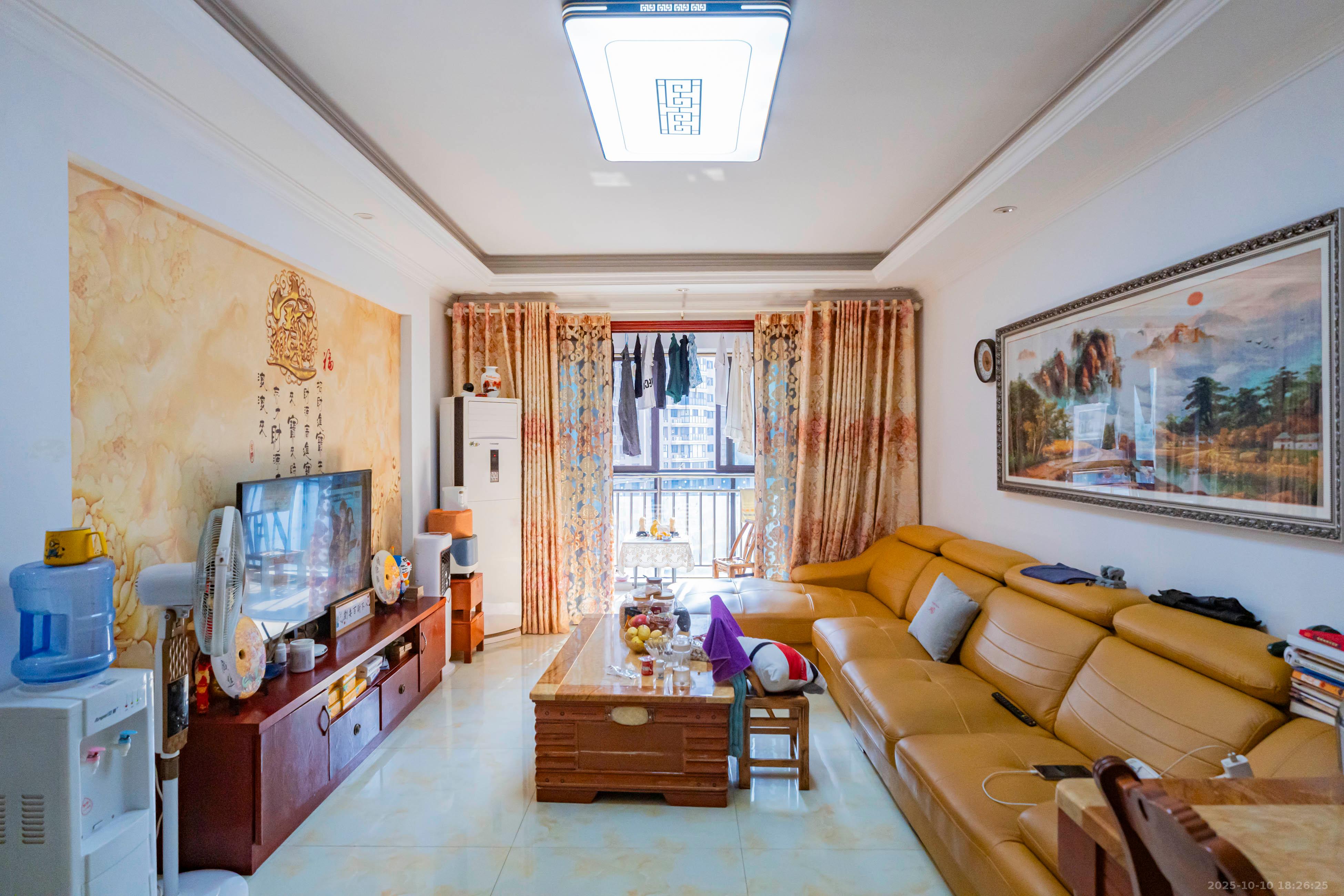 海洋半岛(月珑湾) 3室2厅1卫 87.0万 海洋半岛(月珑湾) 3室2厅1卫 87.0万客厅