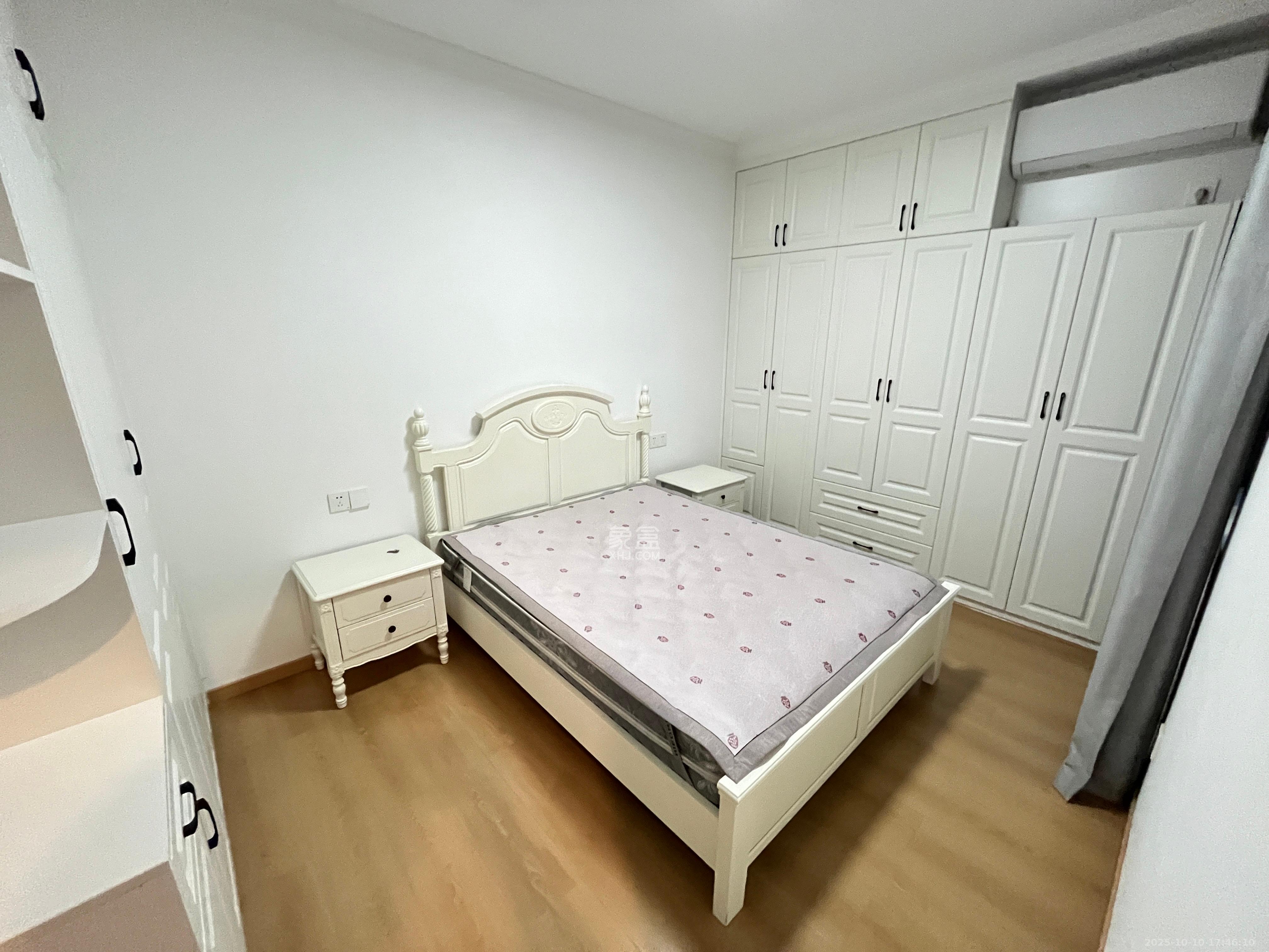 八方小区C区  3室2厅2卫    4800.0元/月室内图