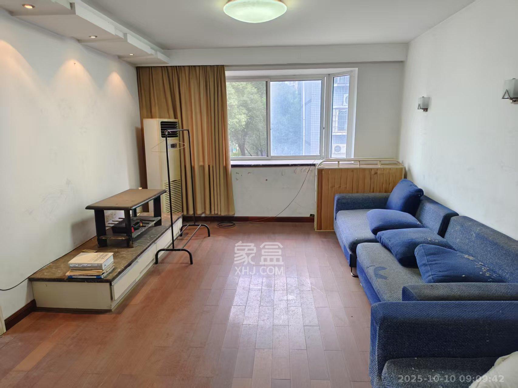 德政园  2室1厅1卫    2300.0元/月 德政园  2室1厅1卫    2300.0元/月