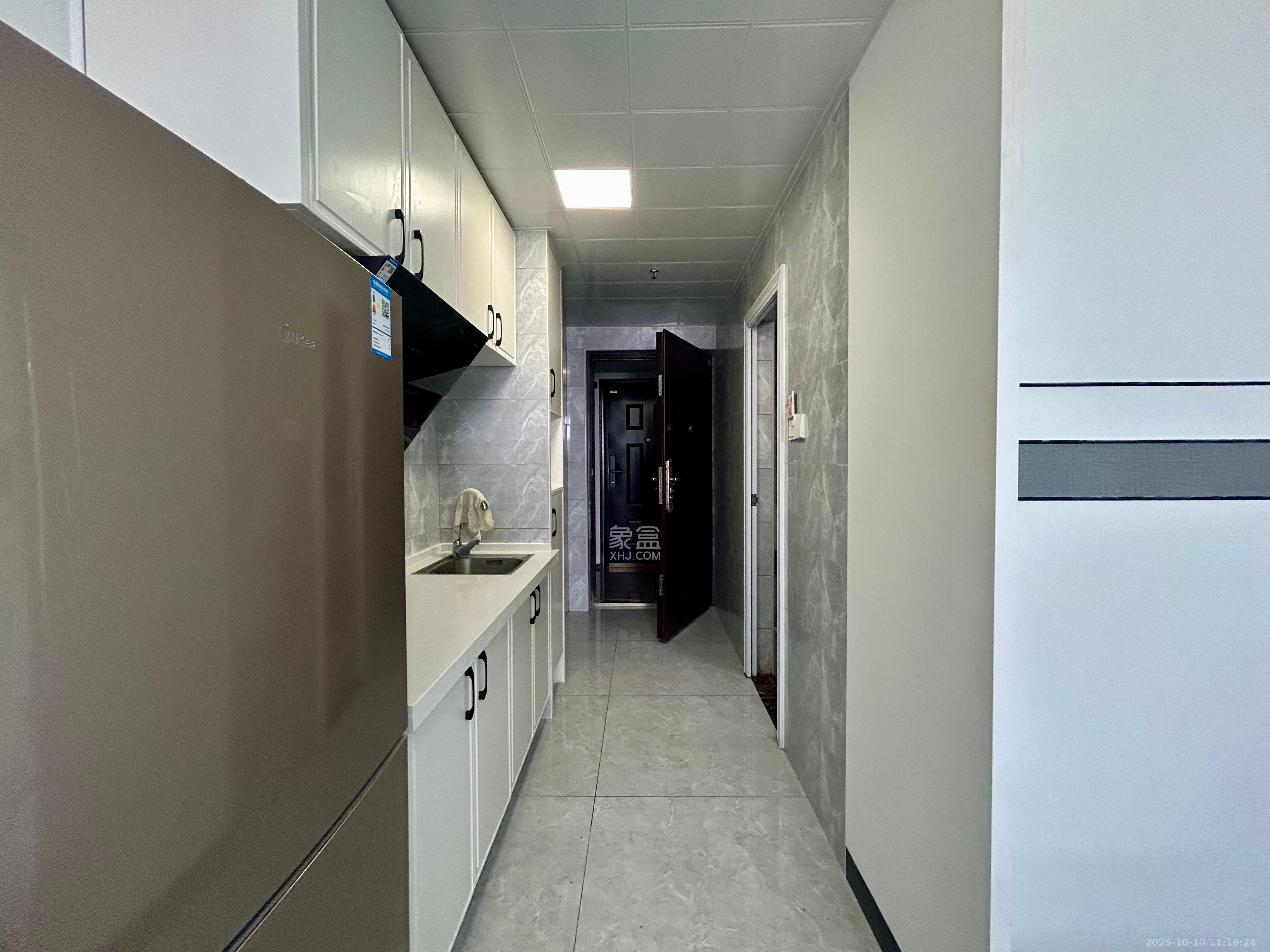 保利麓谷林语I区 1室1厅1卫 1300.0元/月 保利麓谷林语I区 1室1厅1卫 1300.0元/月室内图