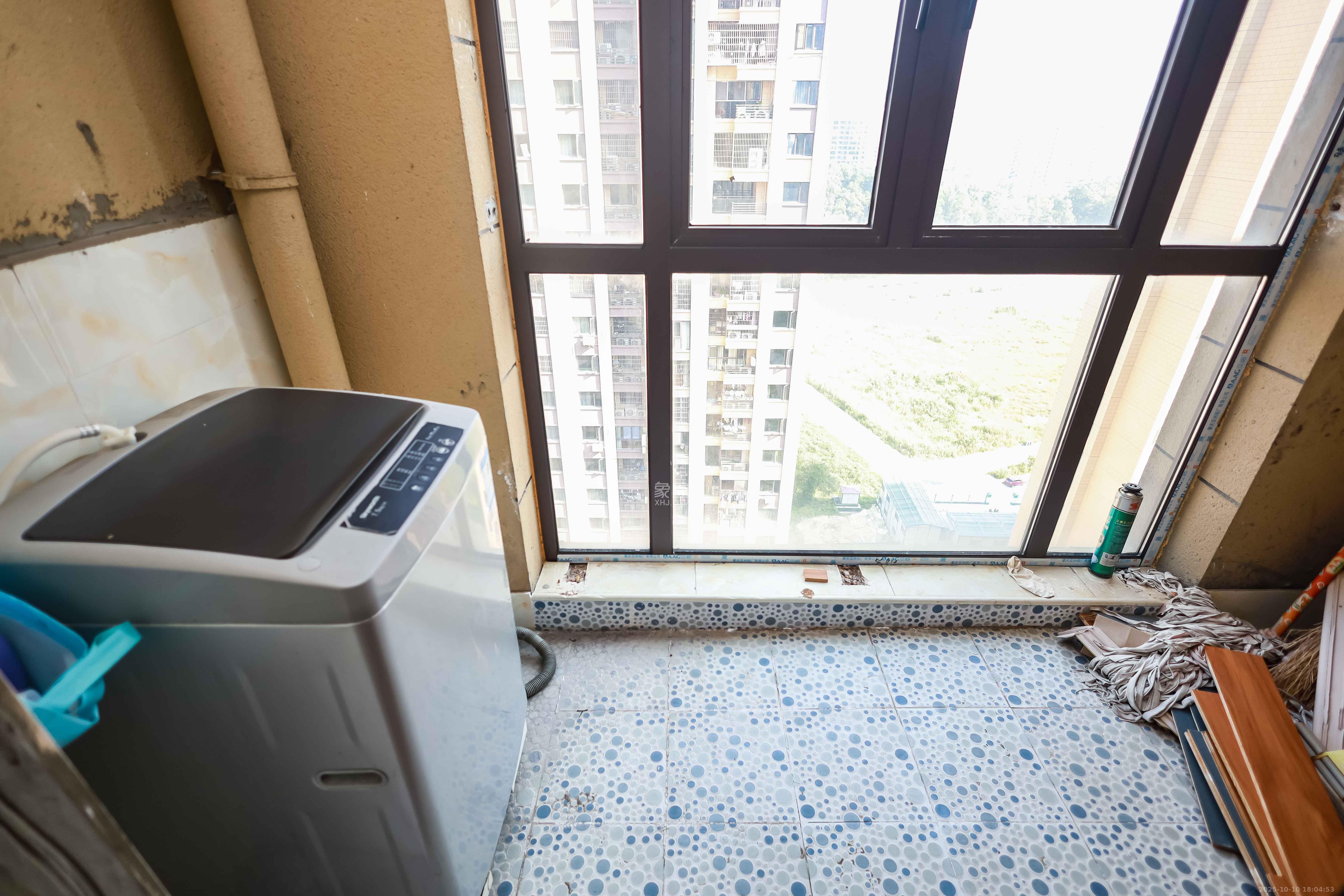 奥克斯缔壹城  4室2厅2卫    128.0万 奥克斯缔壹城  4室2厅2卫    128.0万阳台