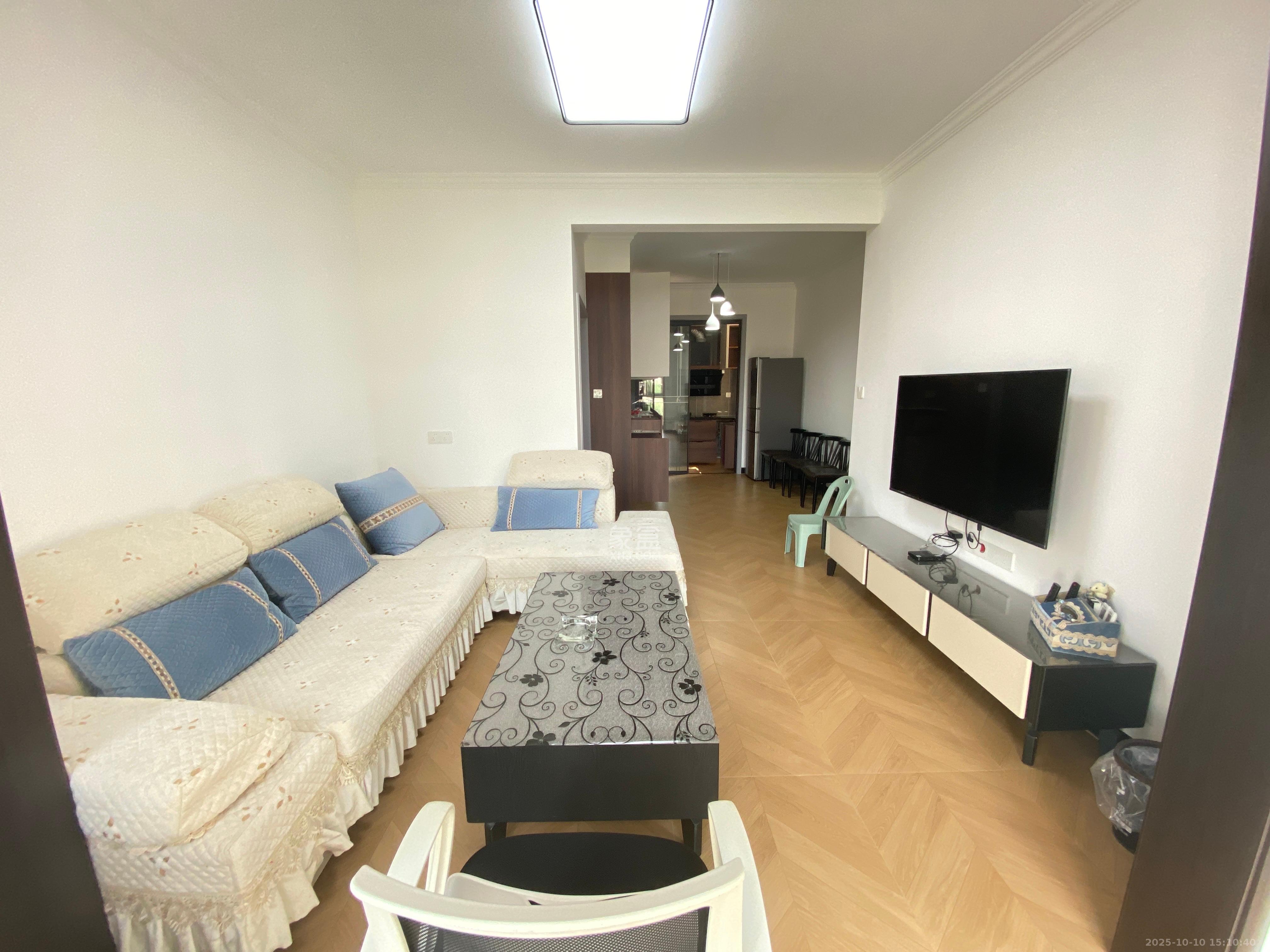 岭福家苑(天心佳苑) 3室2厅2卫 3300.0元/月 岭福家苑(天心佳苑) 3室2厅2卫 3300.0元/月室内图