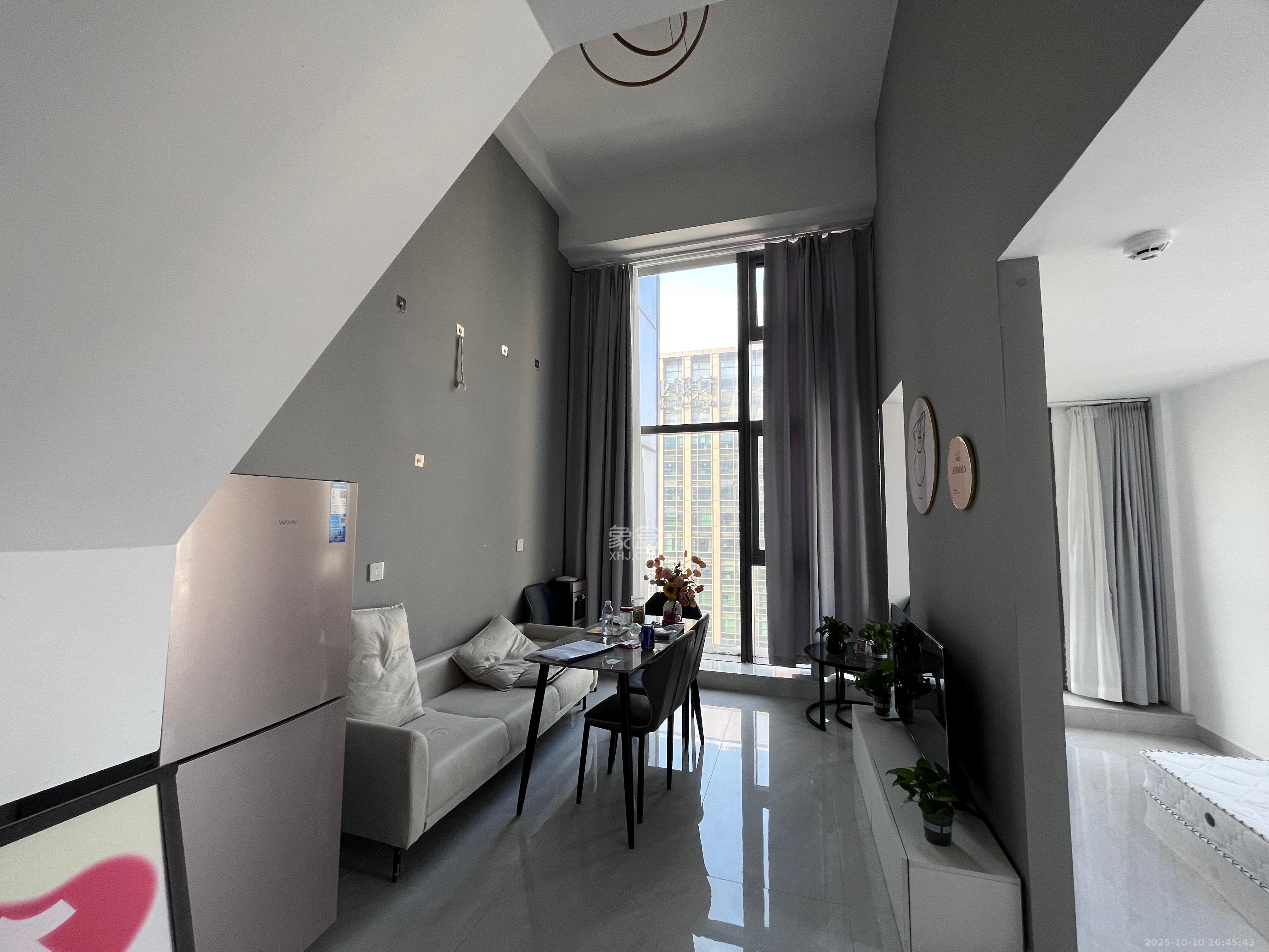 卓越中寰  2室1厅1卫    3800.0元/月室内图