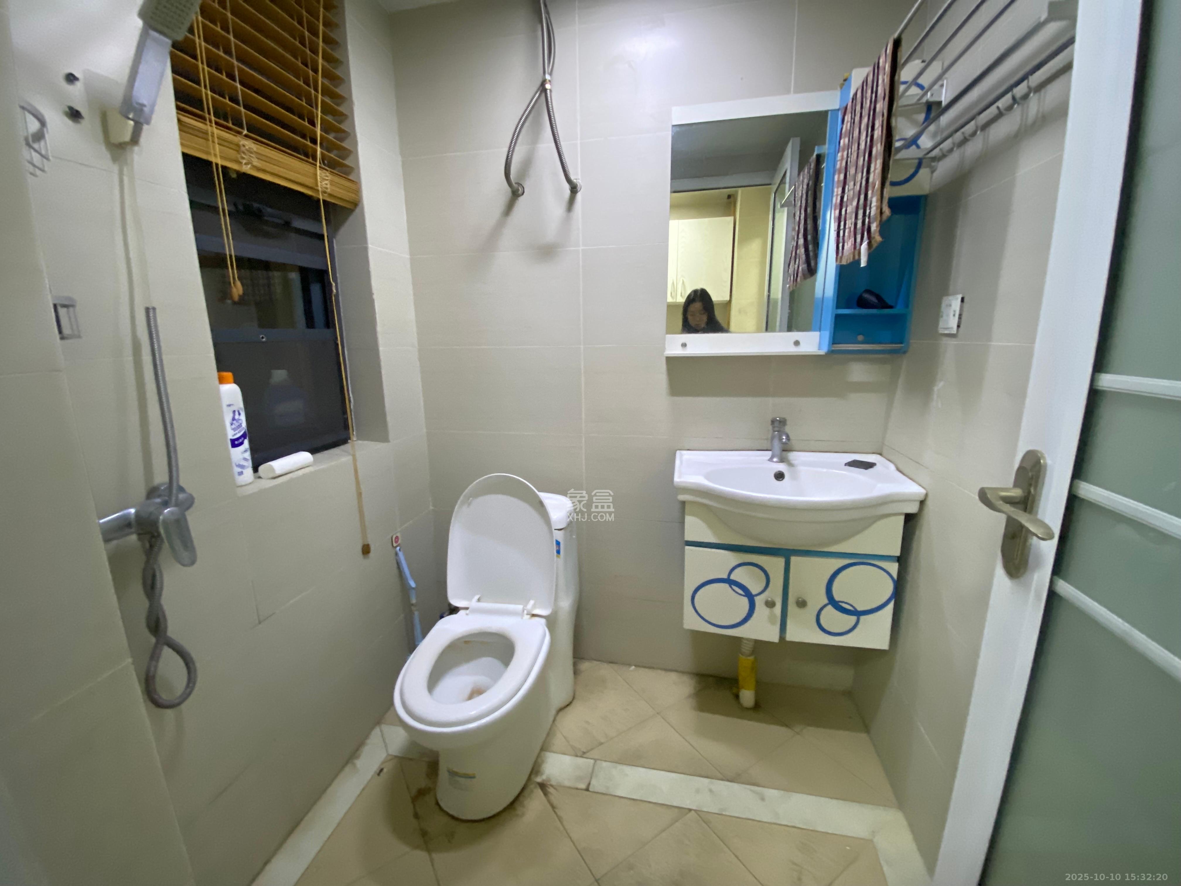 中建芙蓉工社  1室1厅1卫    1300.0元/月室内图