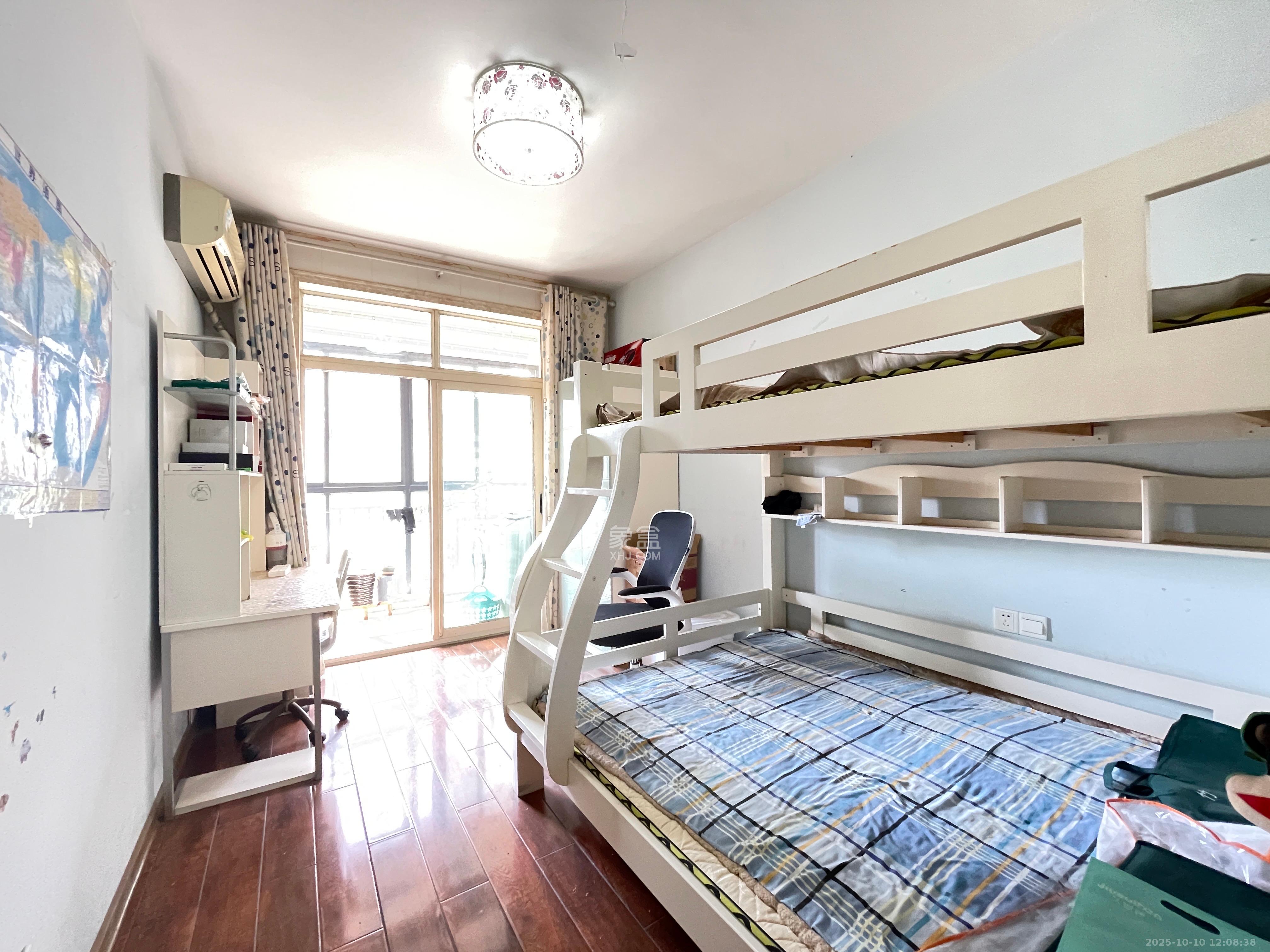 西点公园里 3室2厅2卫 3000.0元/月 西点公园里 3室2厅2卫 3000.0元/月室内图