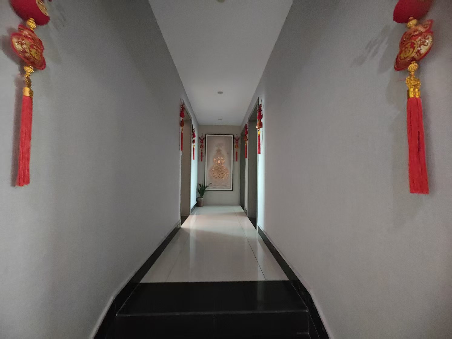 锡缘轩  4室2厅2卫    2900.0元/月室内图