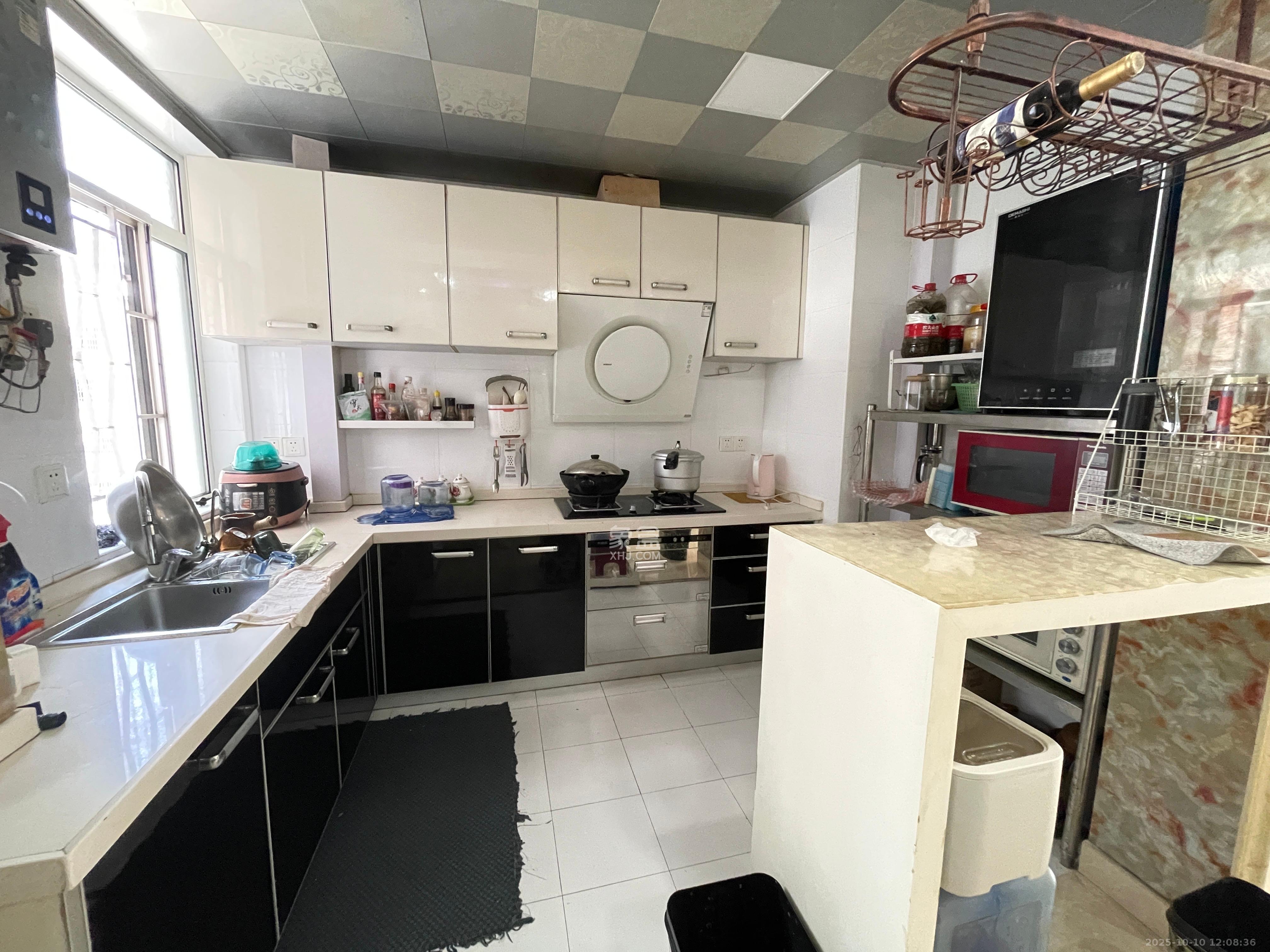 西点公园里 3室2厅2卫 3000.0元/月 西点公园里 3室2厅2卫 3000.0元/月室内图