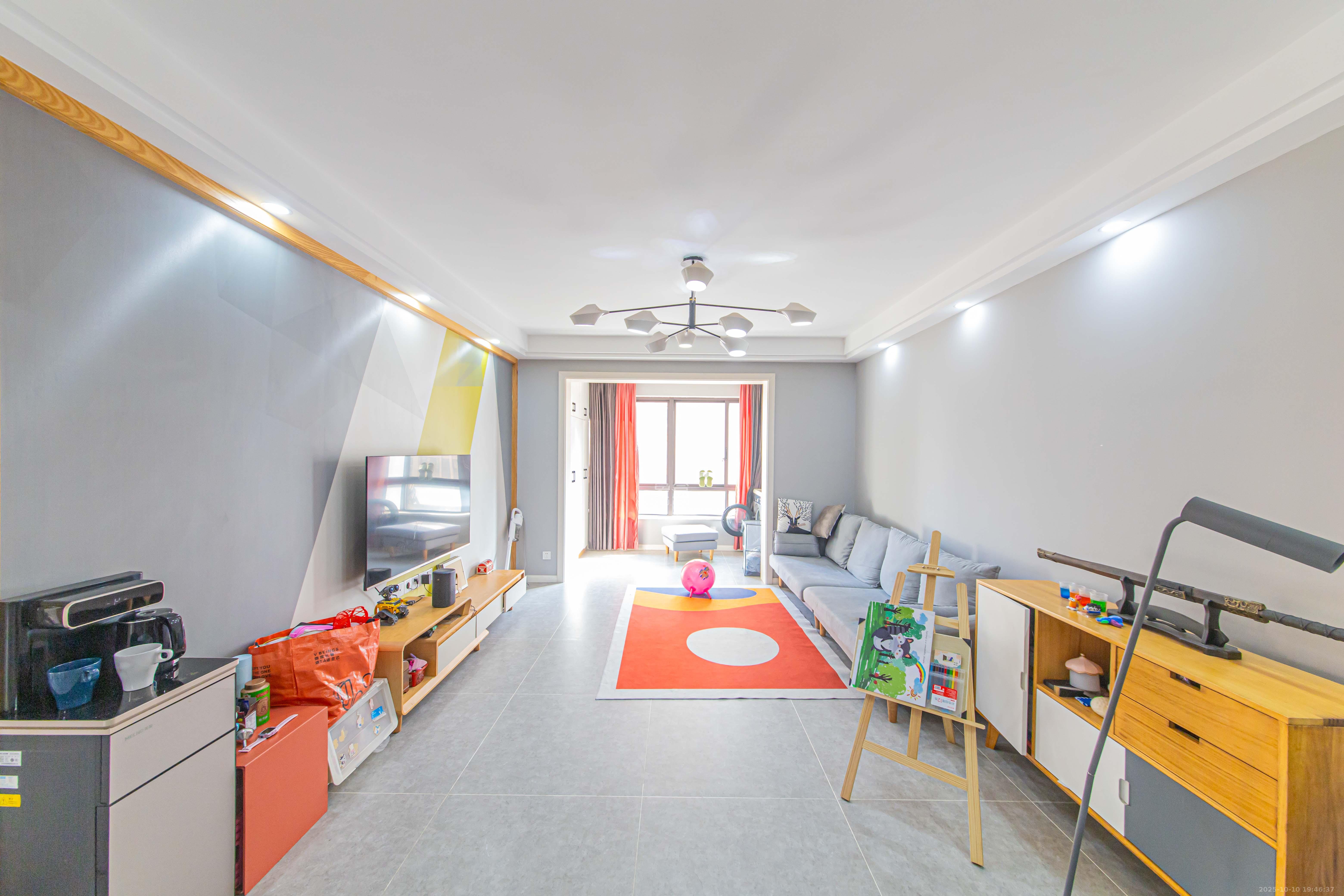 鑫远悦城（鑫远悦时代）  3室2厅1卫    110.0万客厅