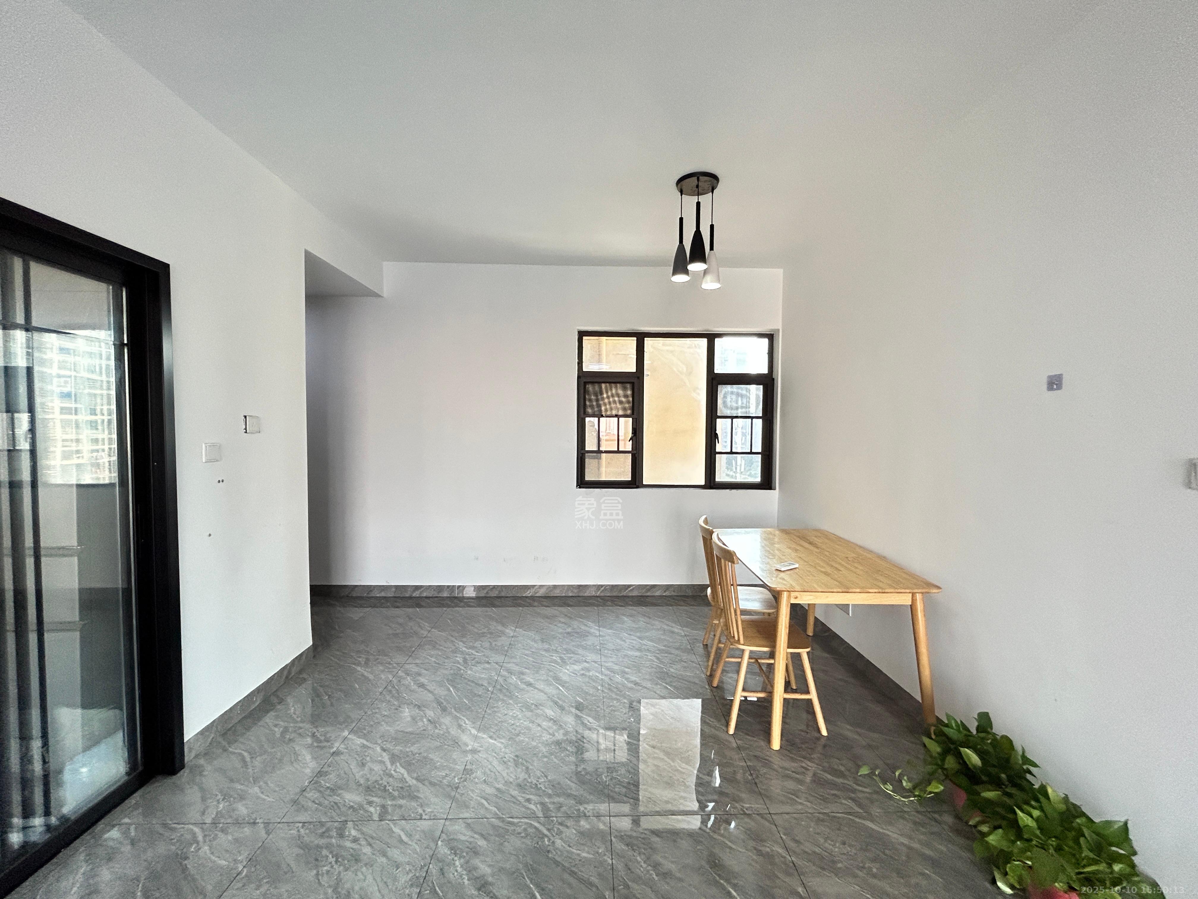 江山帝景雅典  3室2厅2卫    2400.0元/月 江山帝景雅典  3室2厅2卫    2400.0元/月室内图