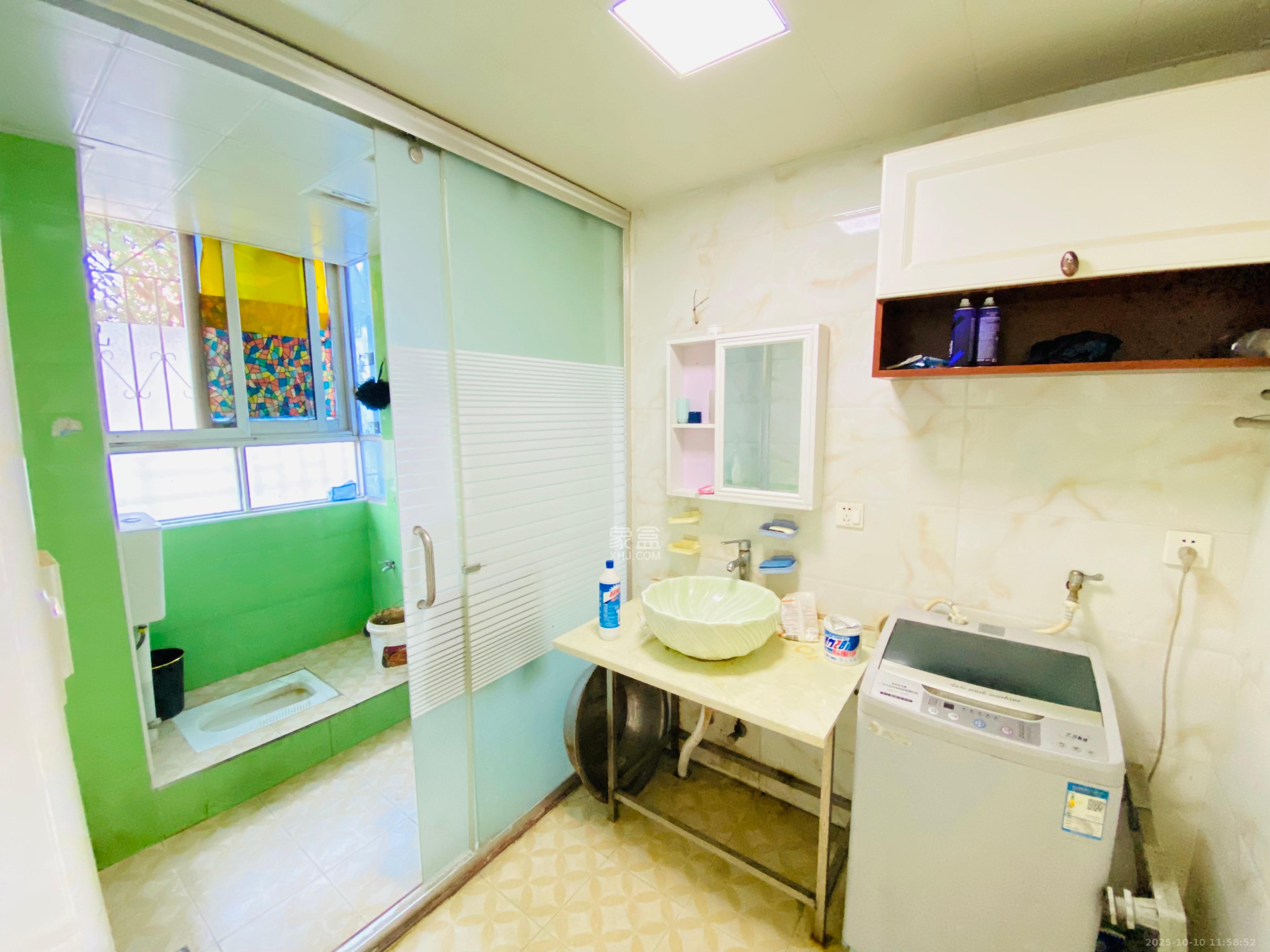 楚湘街二条巷散盘  2室1厅1卫    2100.0元/月室内图