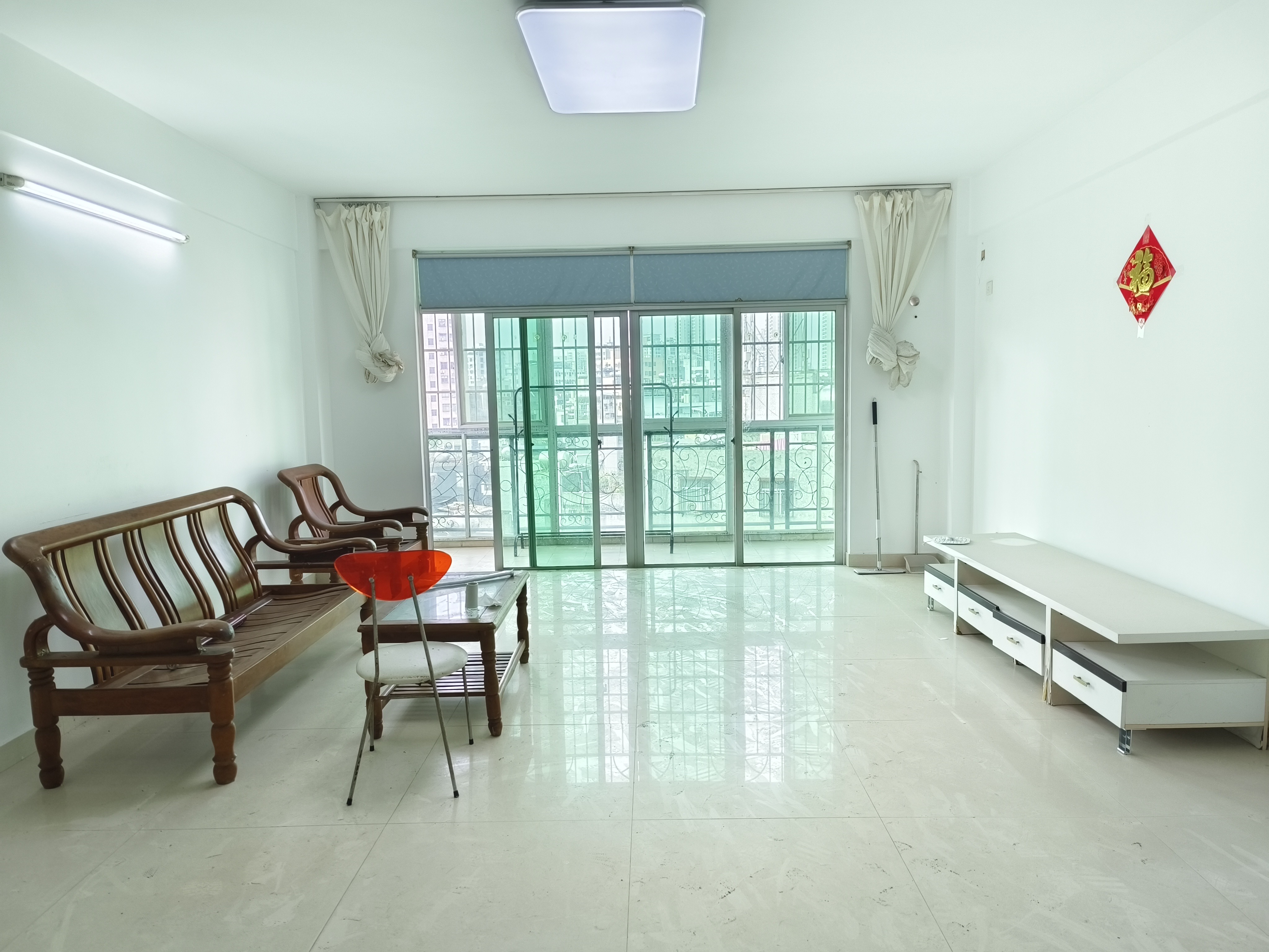 华秀小区 3室2厅1卫 120.0万 华秀小区 3室2厅1卫 120.0万客厅