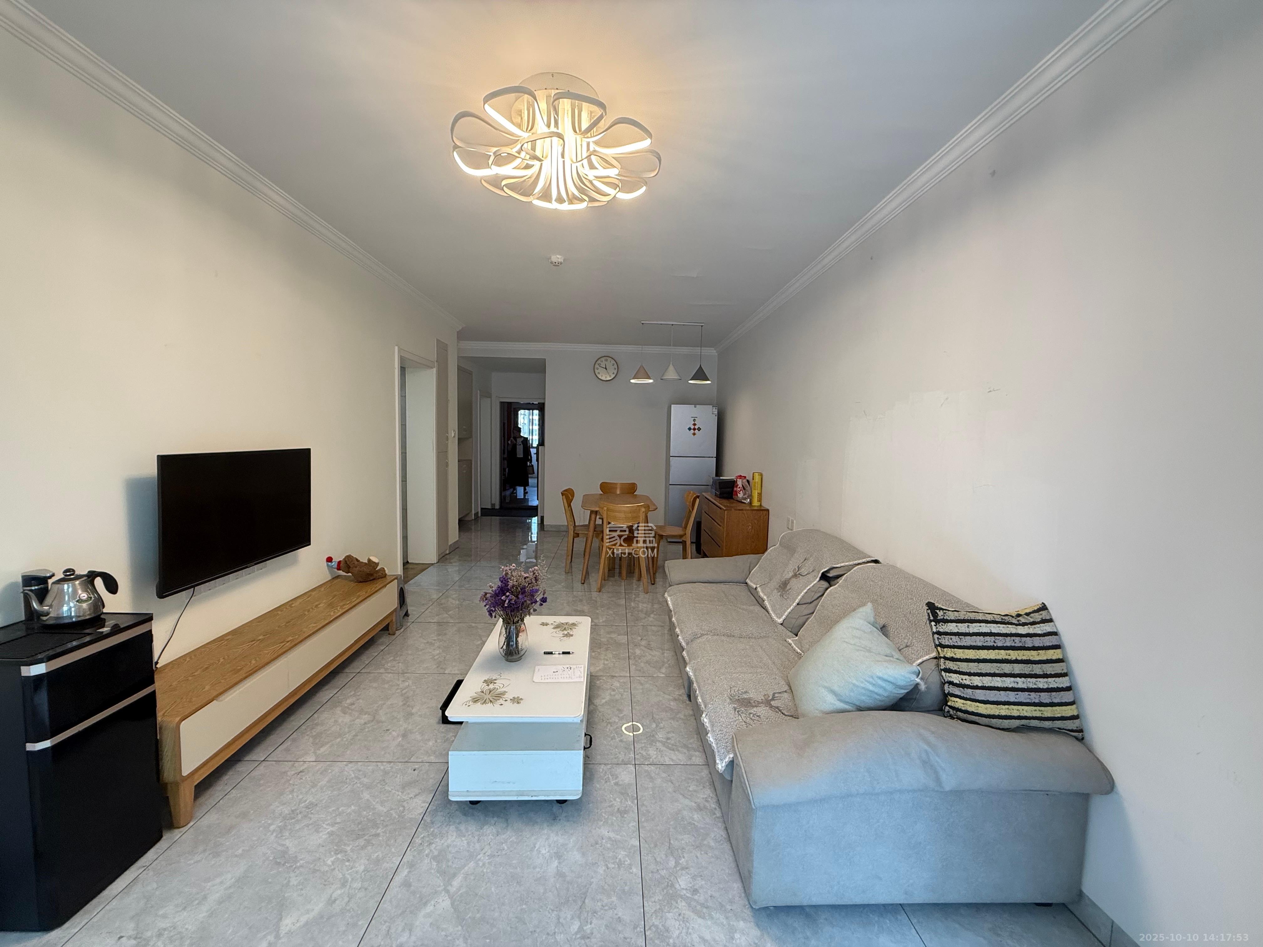 保利西海岸B区  3室2厅1卫    3300.0元/月 保利西海岸B区  3室2厅1卫    3300.0元/月室内图