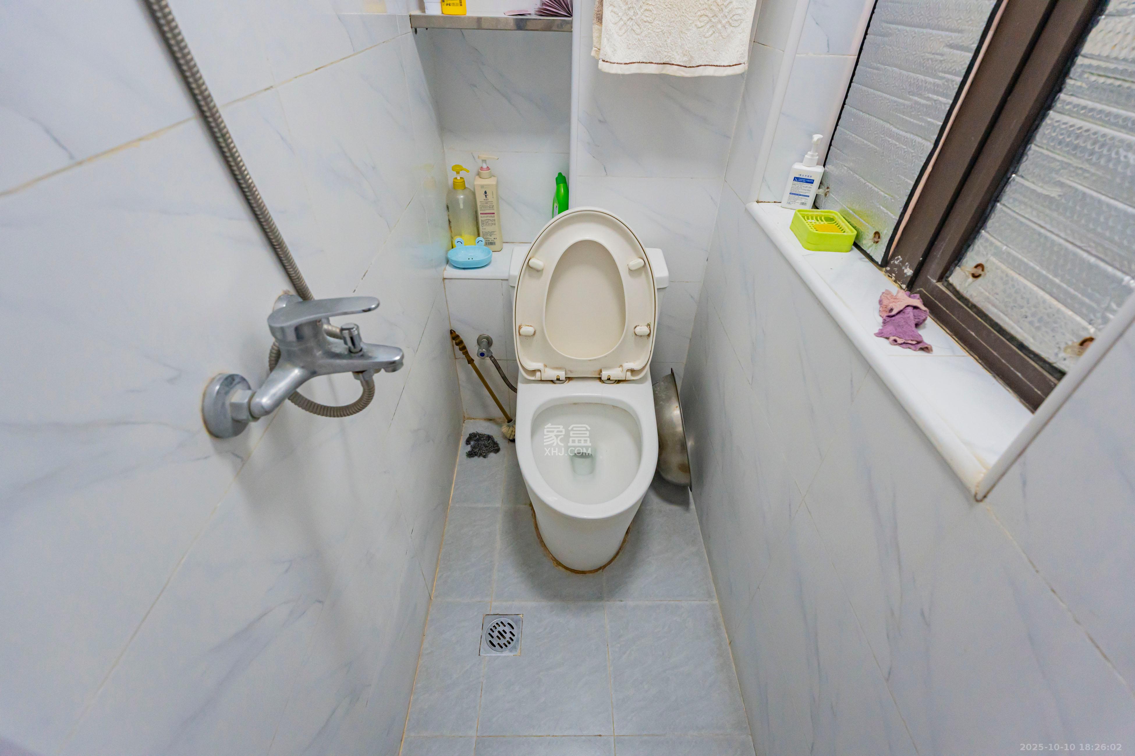 海洋半岛（月珑湾）  3室2厅1卫    100.0万卫生间