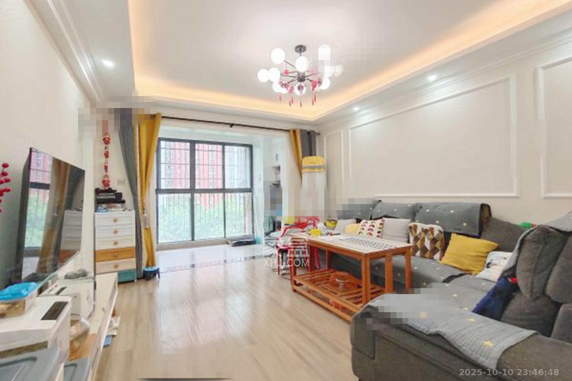 华润凤凰城二期 3室2厅1卫 85.0万 华润凤凰城二期 3室2厅1卫 85.0万客厅