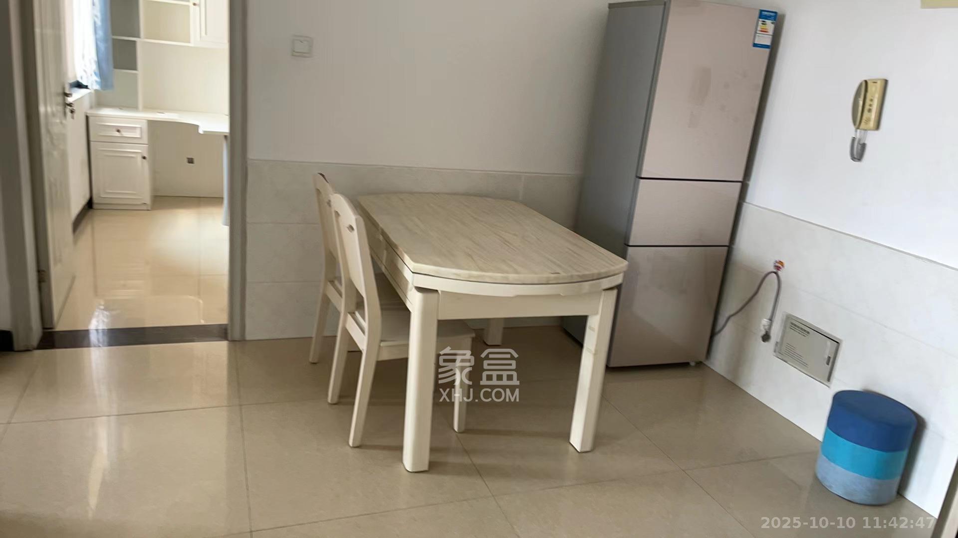 天悦嘉园 2室2厅1卫 1800.0元/月 天悦嘉园 2室2厅1卫 1800.0元/月室内图