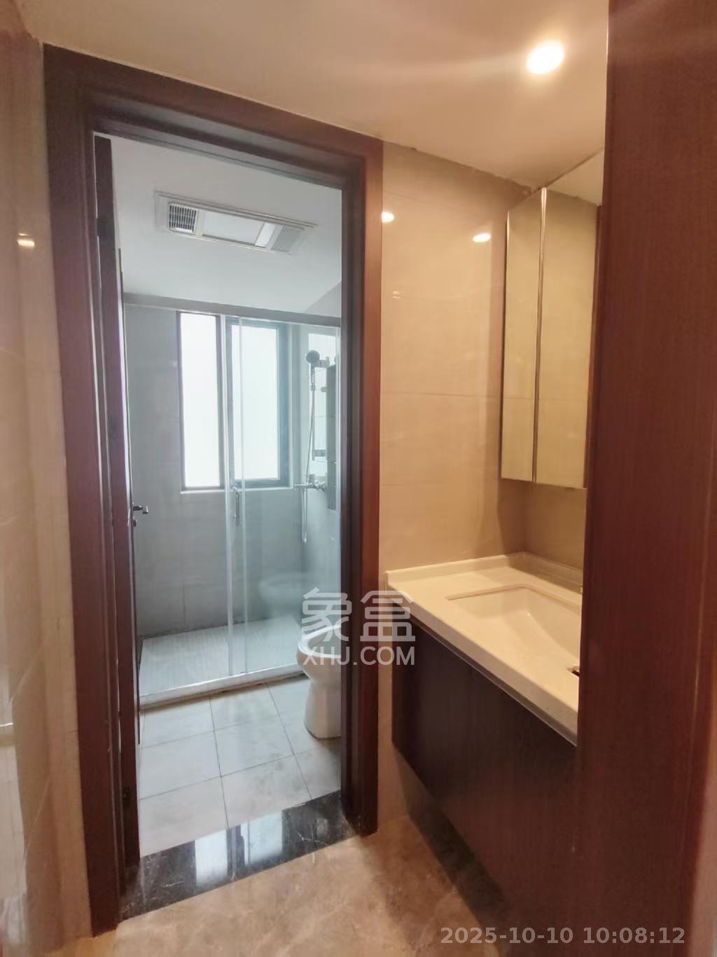 绿地商务广场  1室1厅1卫    2000.0元/月 绿地商务广场  1室1厅1卫    2000.0元/月室内图