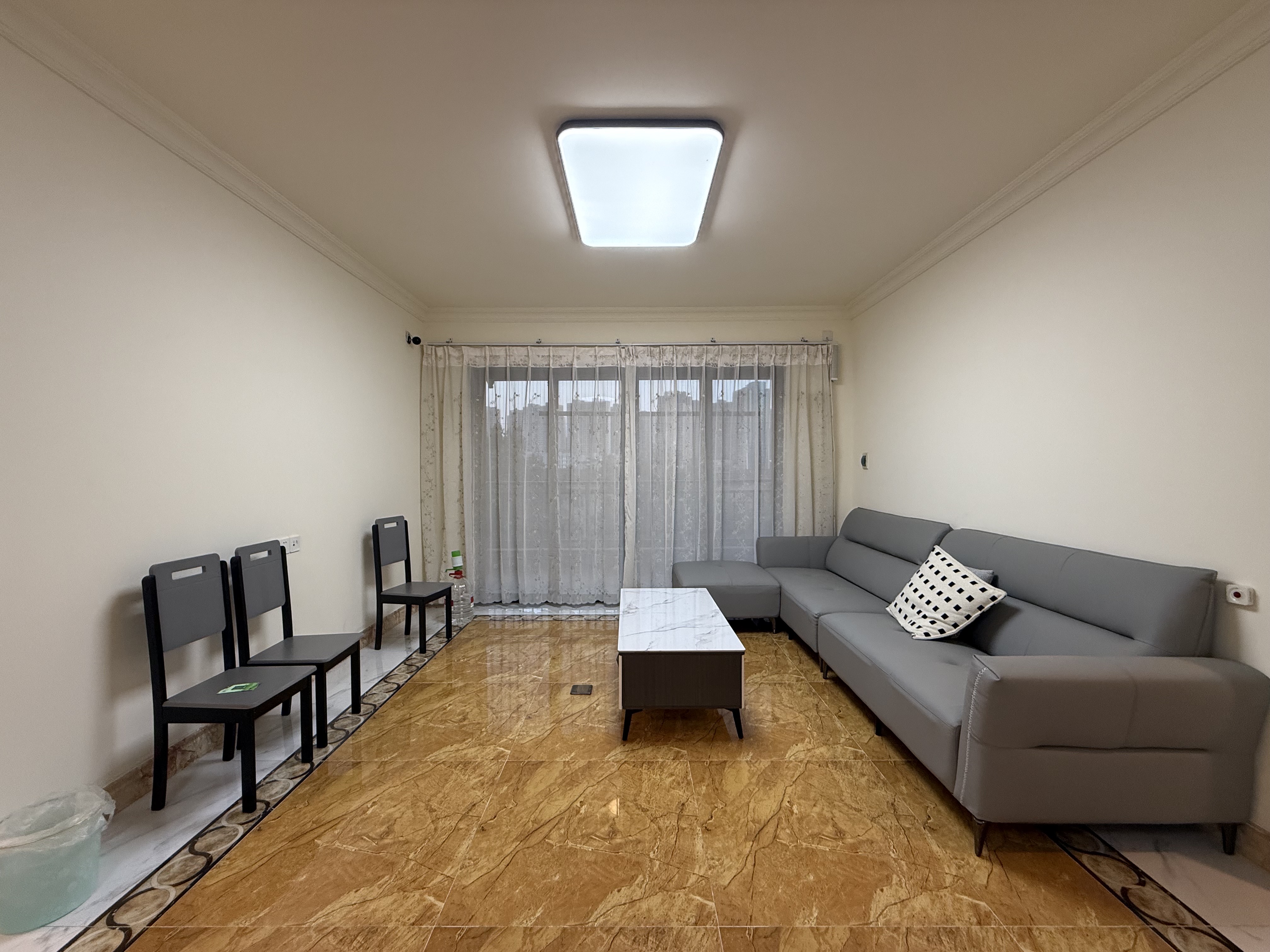 碧桂园豪园 4室2厅2卫 1800.0元/月 碧桂园豪园 4室2厅2卫 1800.0元/月室内图