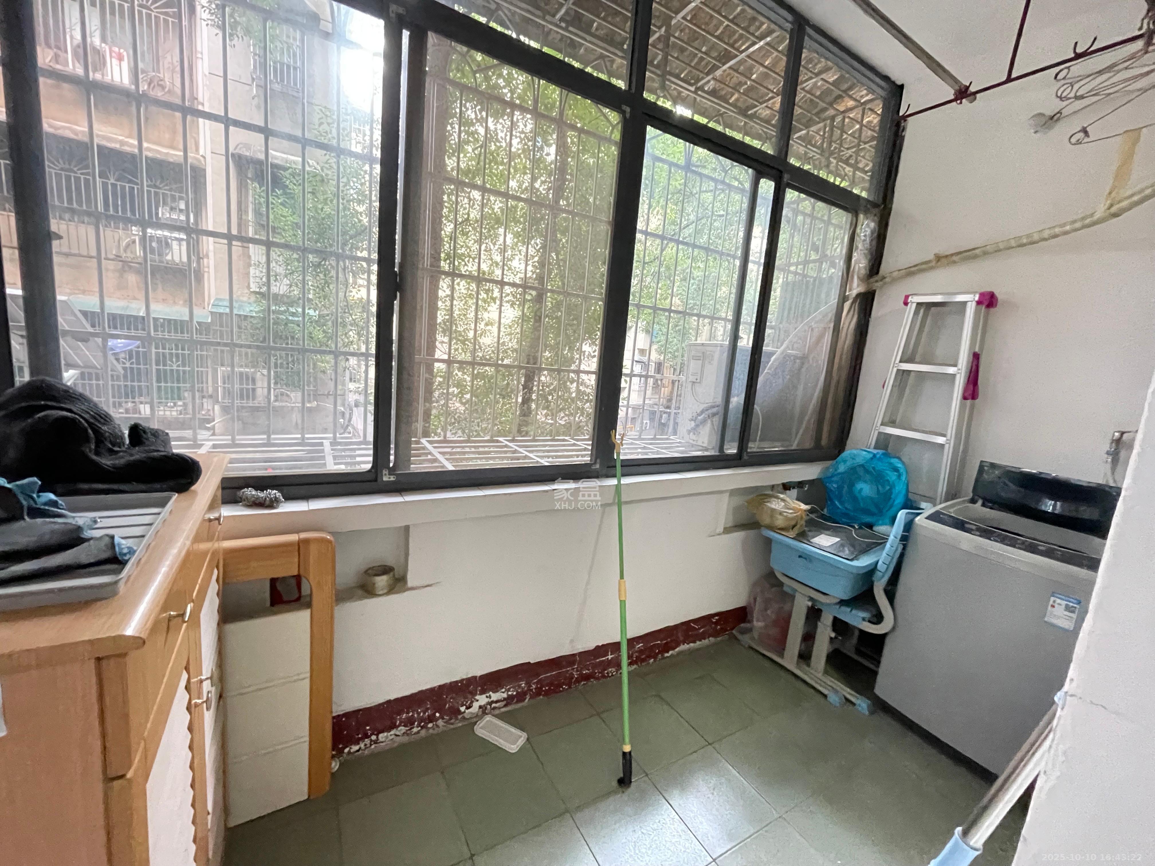 东瓜山二村 1室0厅0卫 1300.0元/月 东瓜山二村 1室0厅0卫 1300.0元/月室内图