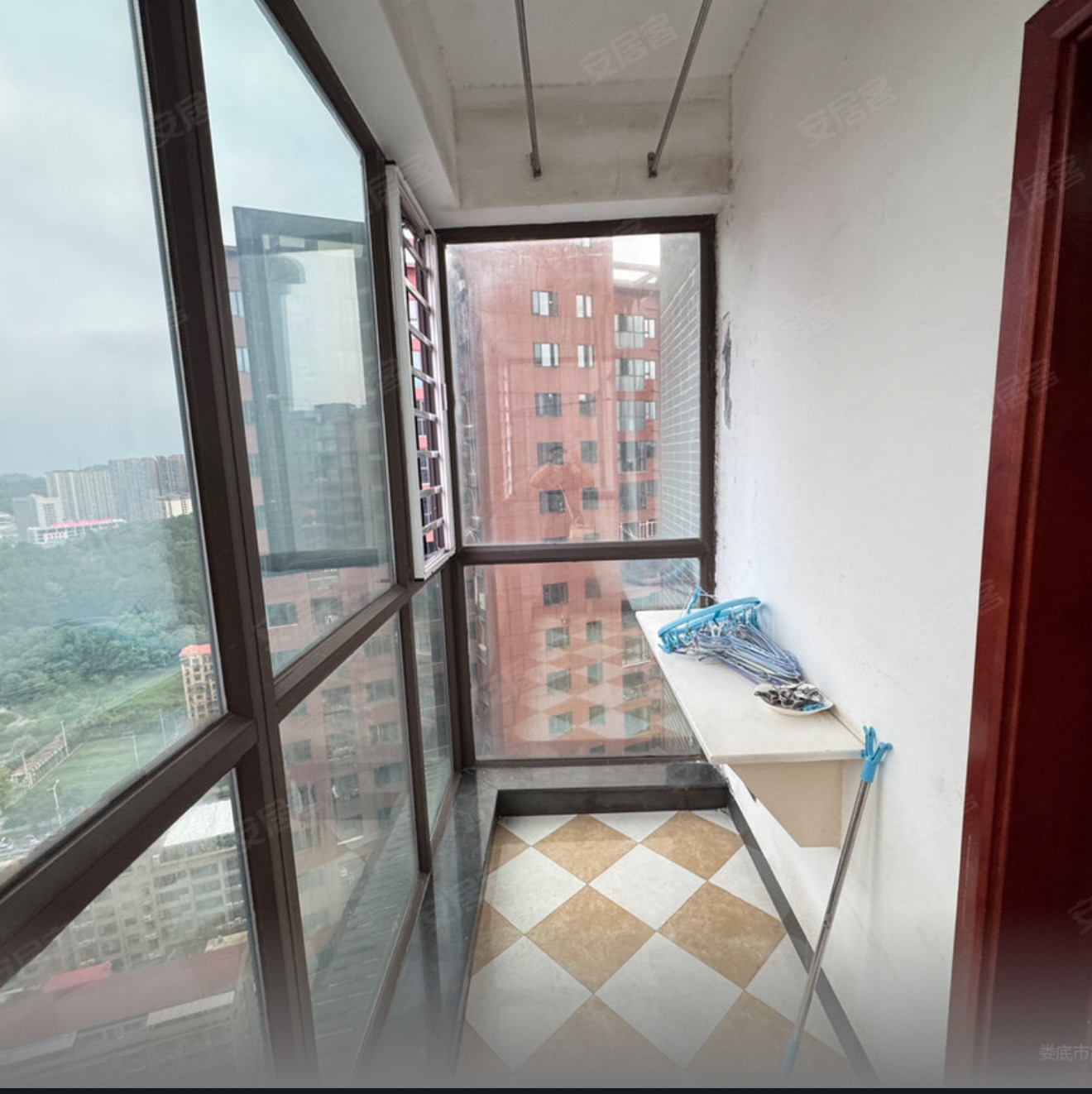 大同芙蓉 3室2厅2卫 68.8万 大同芙蓉 3室2厅2卫 68.8万客厅