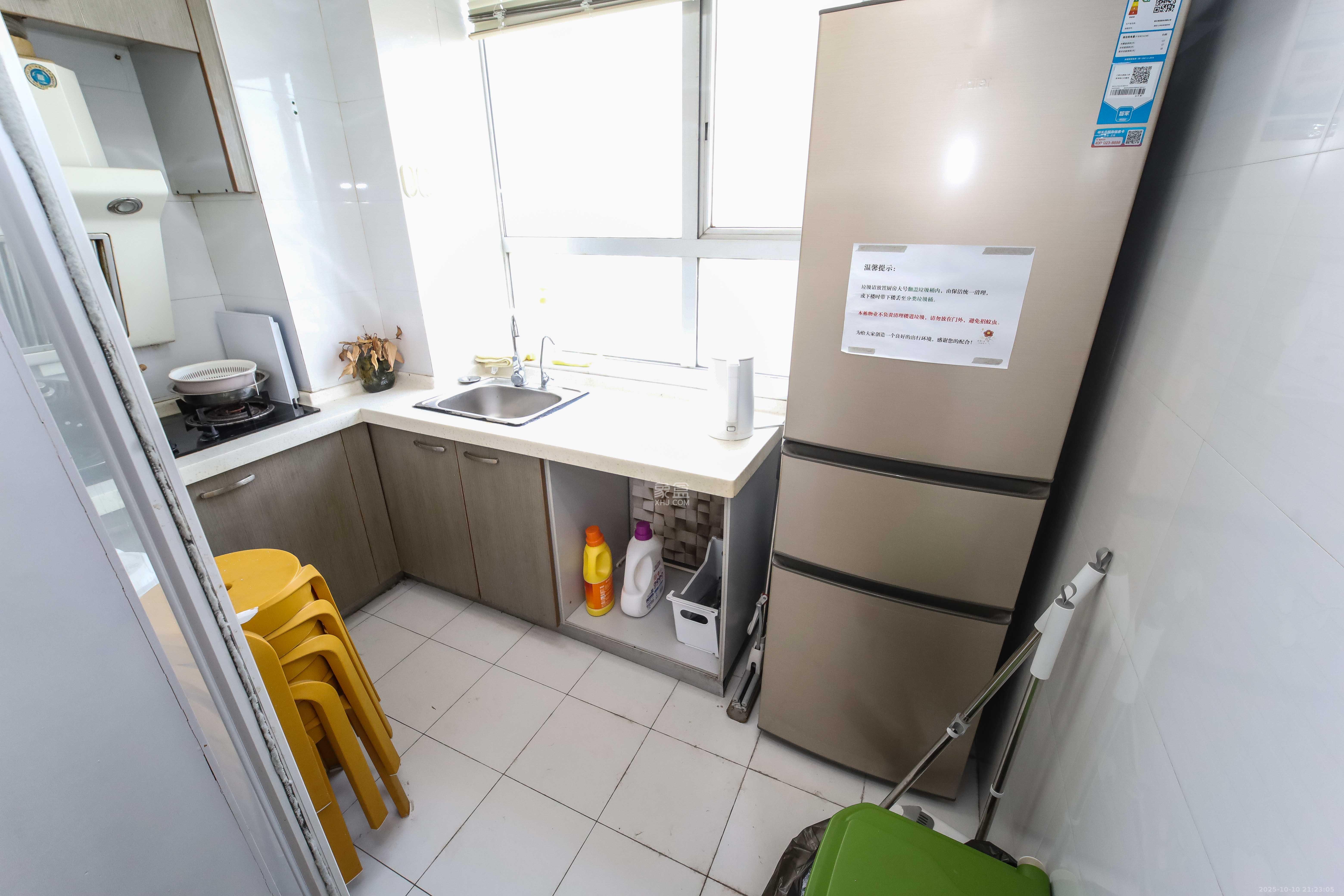 左岸右岸 3室2厅2卫 87.5万 左岸右岸 3室2厅2卫 87.5万厨房