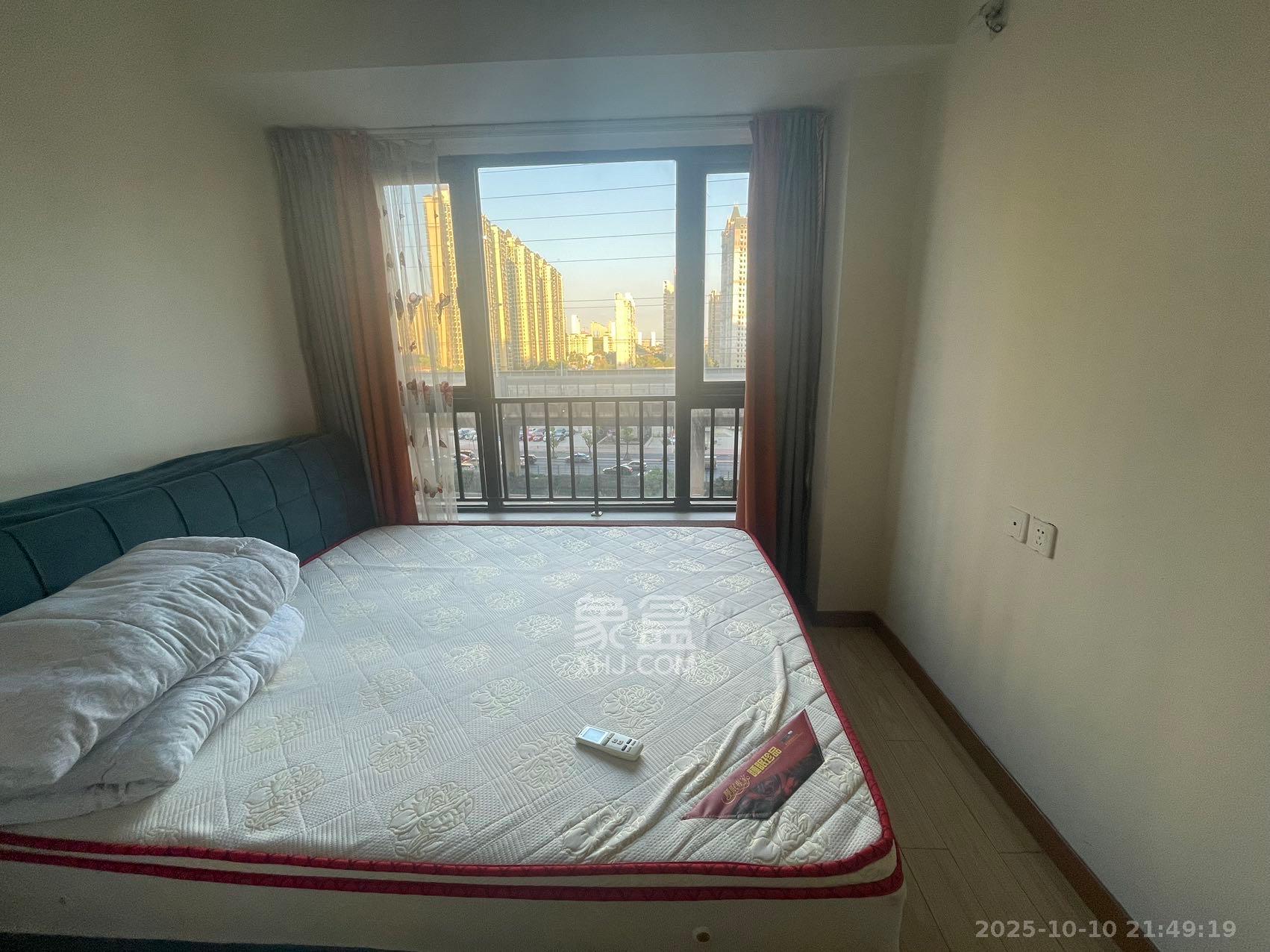 藏珑湖上国际花园 1室1厅1卫 1700.0元/月 藏珑湖上国际花园 1室1厅1卫 1700.0元/月室内图