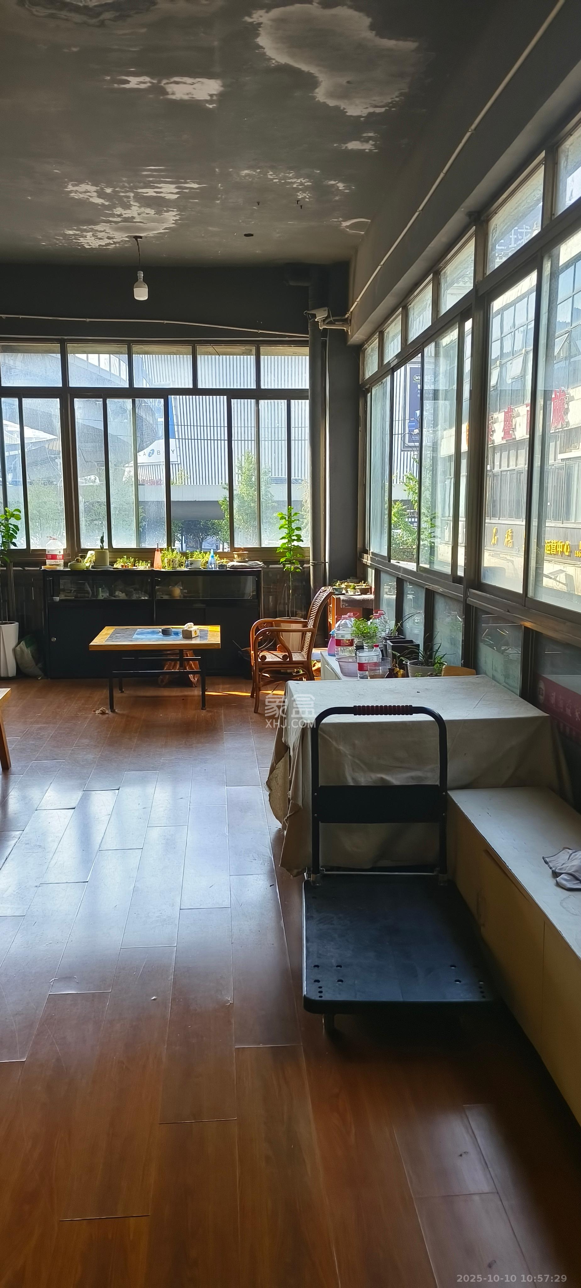 高桥茶叶市场（万家丽路）  1室1厅1卫    2200.0元/月室内图