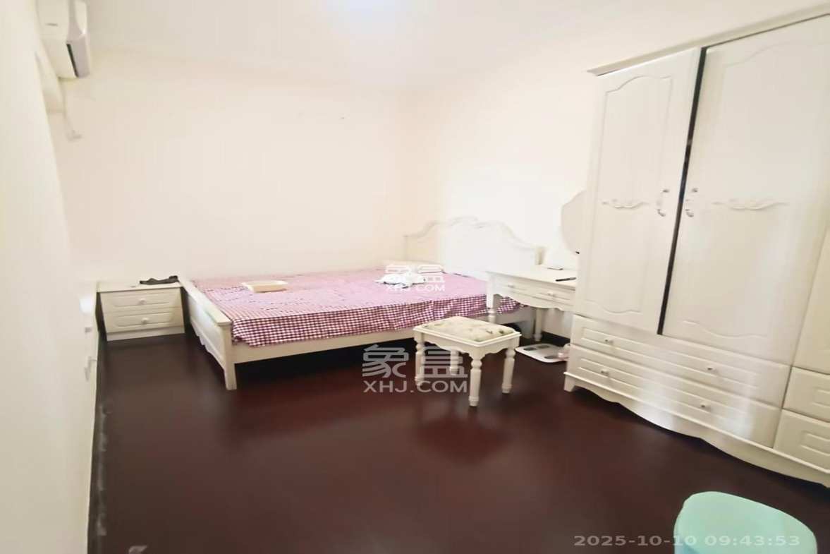 恒大雅苑 3室2厅2卫 2300.0元/月 恒大雅苑 3室2厅2卫 2300.0元/月室内图