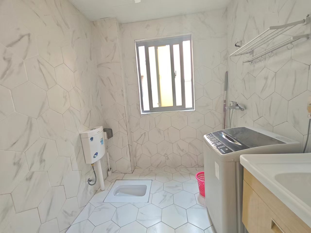 M国际  2室2厅1卫    1600.0元/月室内图