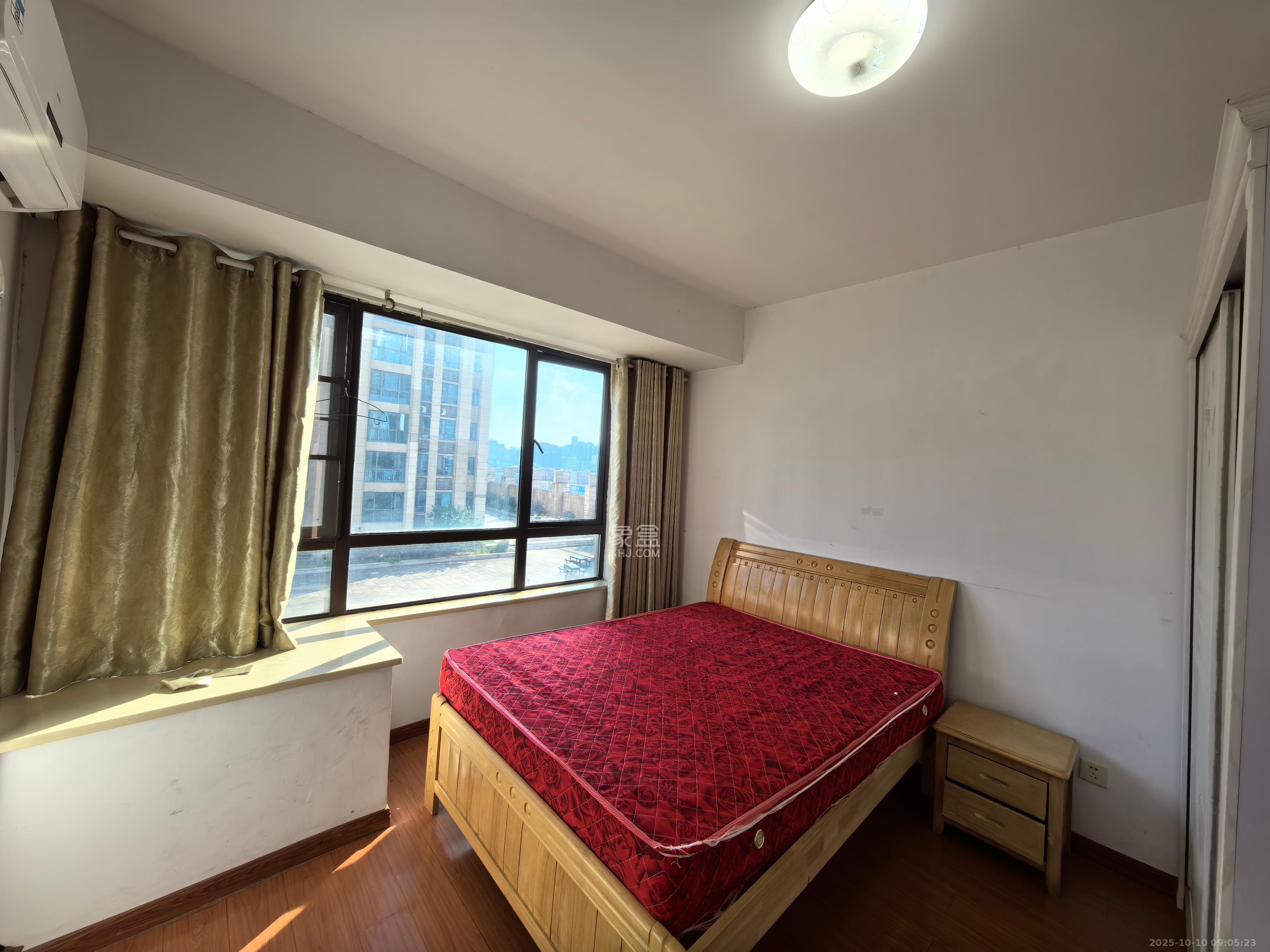 天下一家 2室2厅1卫 2300.0元/月 天下一家 2室2厅1卫 2300.0元/月室内图