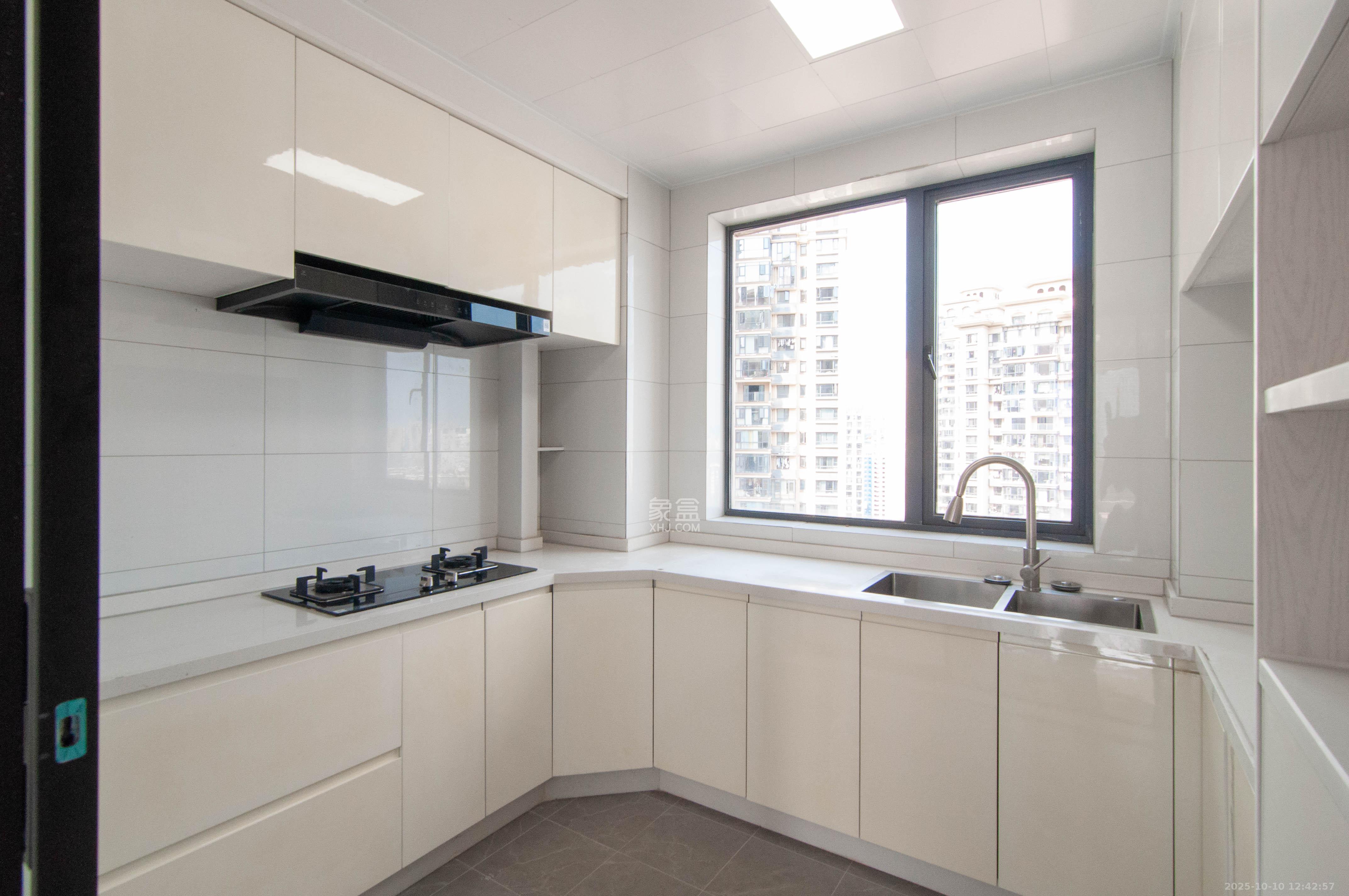 振业城三期 4室2厅2卫 198.0万 振业城三期 4室2厅2卫 198.0万厨房