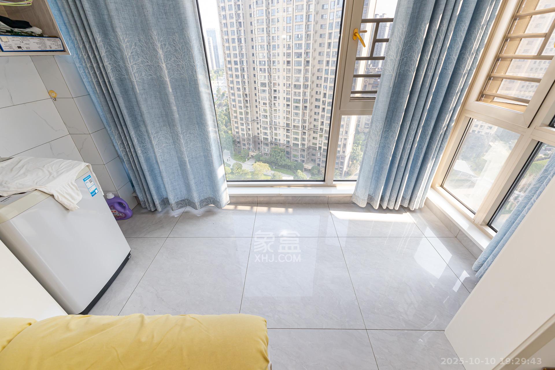 勤诚达境界城  3室2厅2卫    98.0万阳台