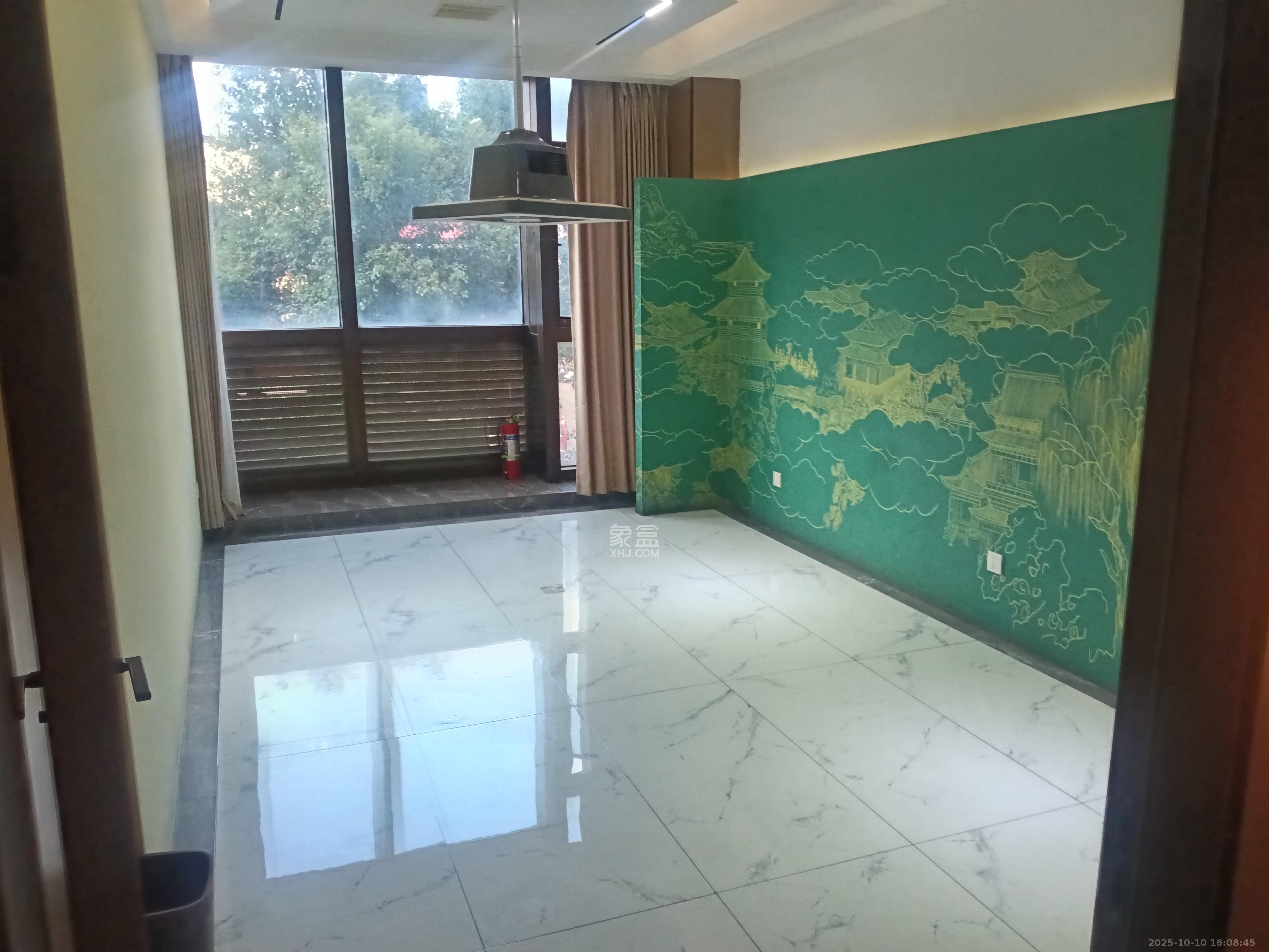 铂宫   1111.36㎡      19000.0元/月室内图