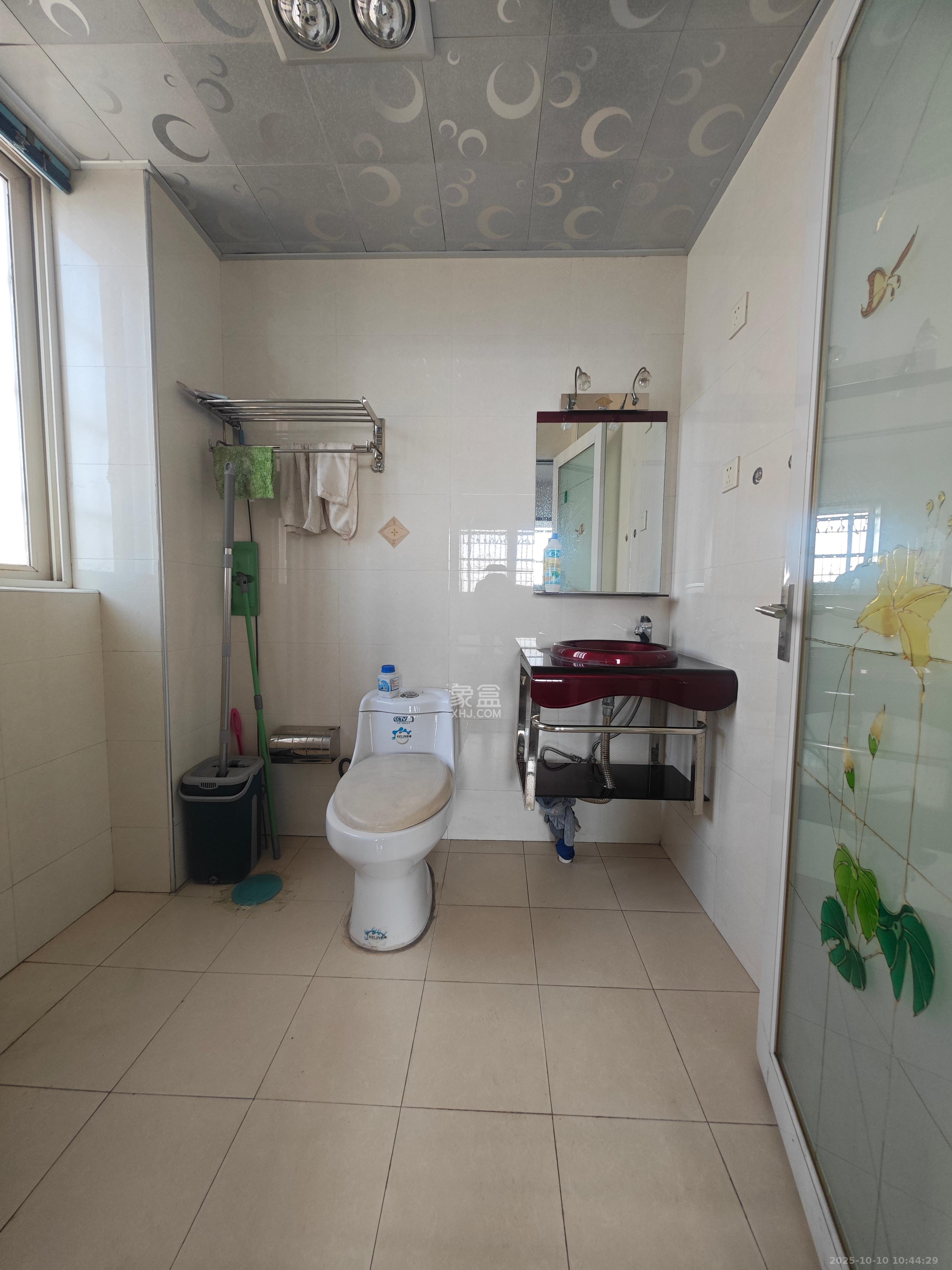 锦璨家园  3室2厅2卫    1800.0元/月室内图