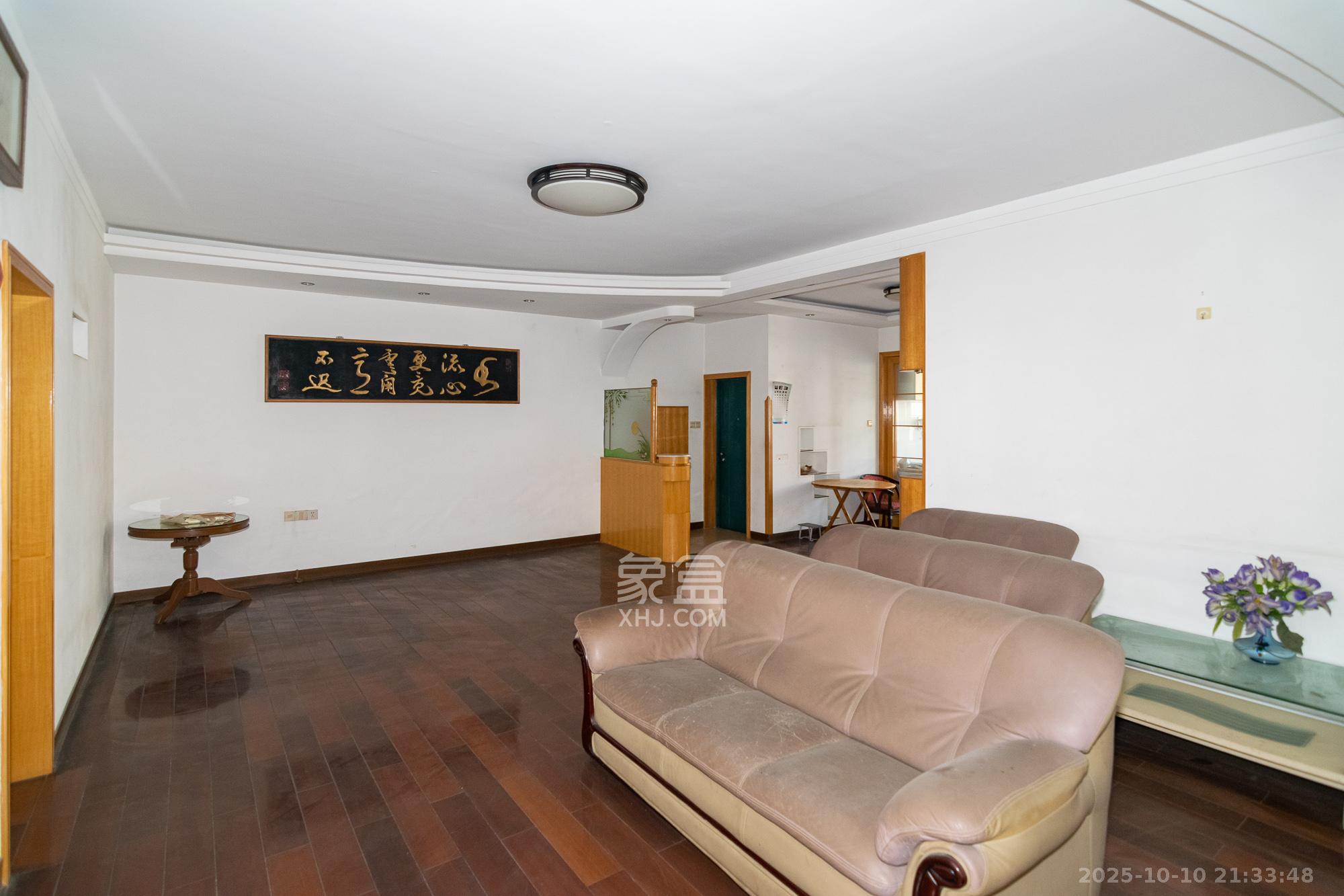 中南村(一二三村)  4室0厅0卫    55.0万 中南村(一二三村)  4室0厅0卫    55.0万