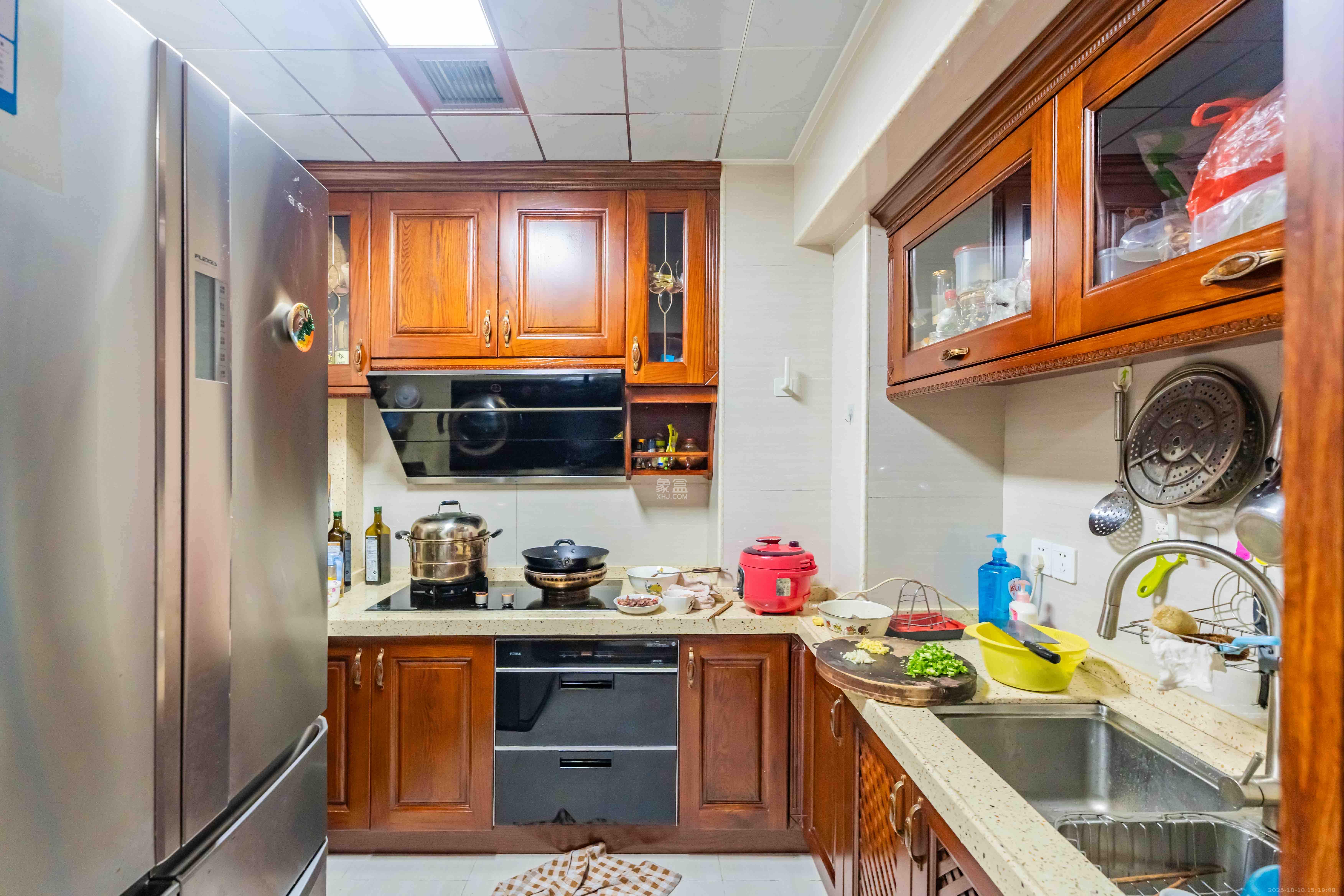 海洋半岛(月珑湾) 3室2厅1卫 2700.0元/月 海洋半岛(月珑湾) 3室2厅1卫 2700.0元/月室内图