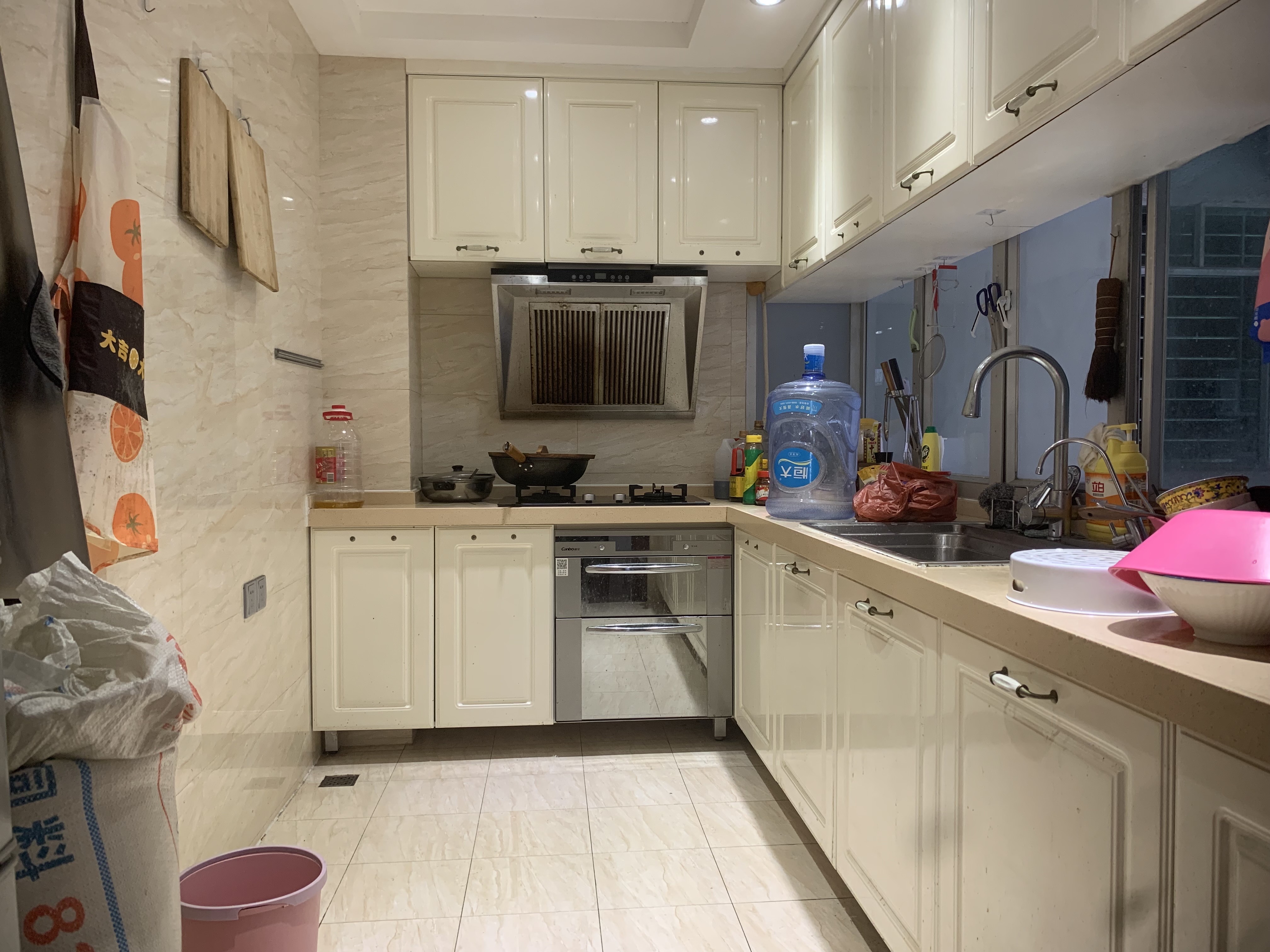 名门广场南区(一期) 3室2厅2卫 4000.0元/月 名门广场南区(一期) 3室2厅2卫 4000.0元/月室内图