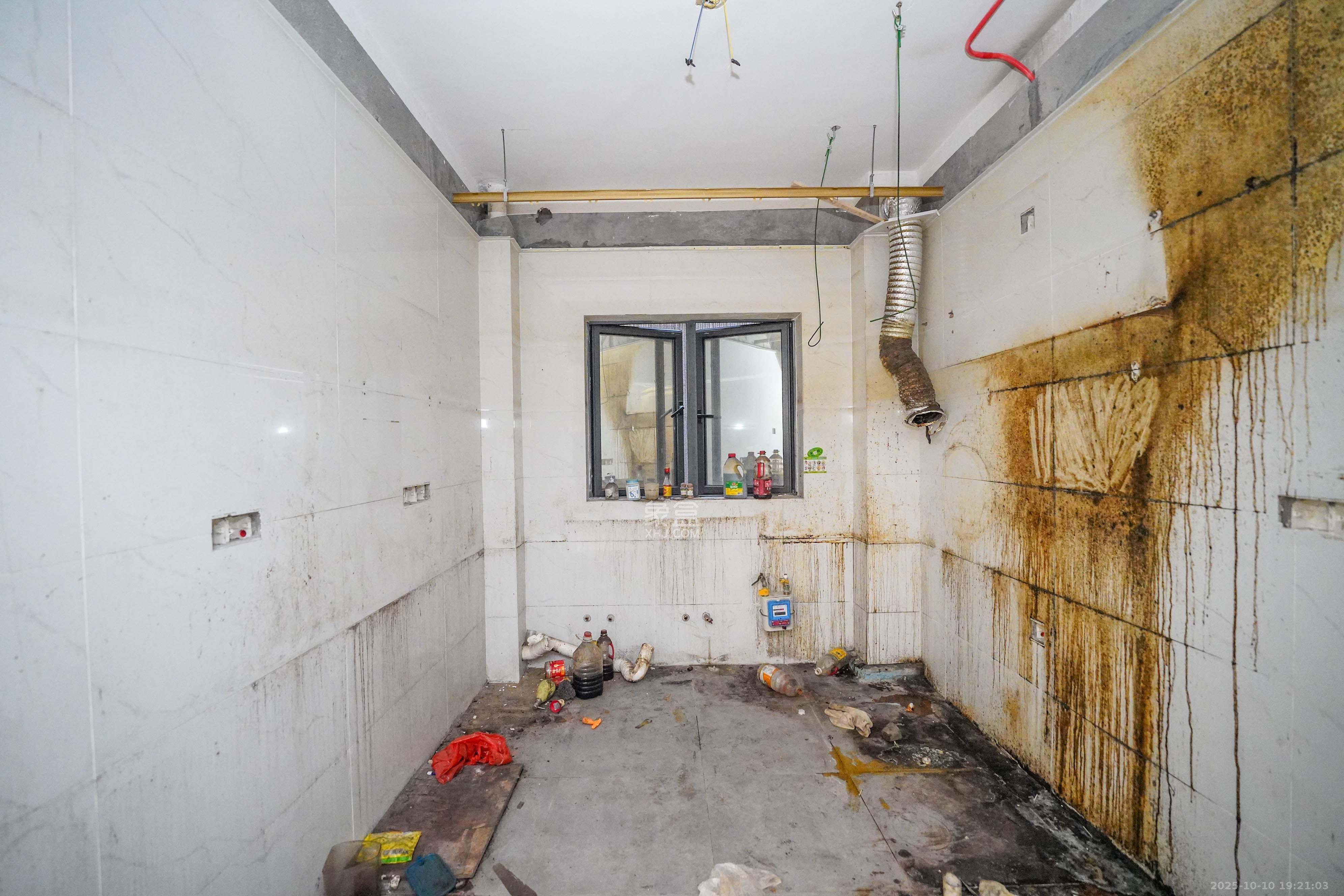 五矿万境蓝山  6室2厅4卫    355.0万其他