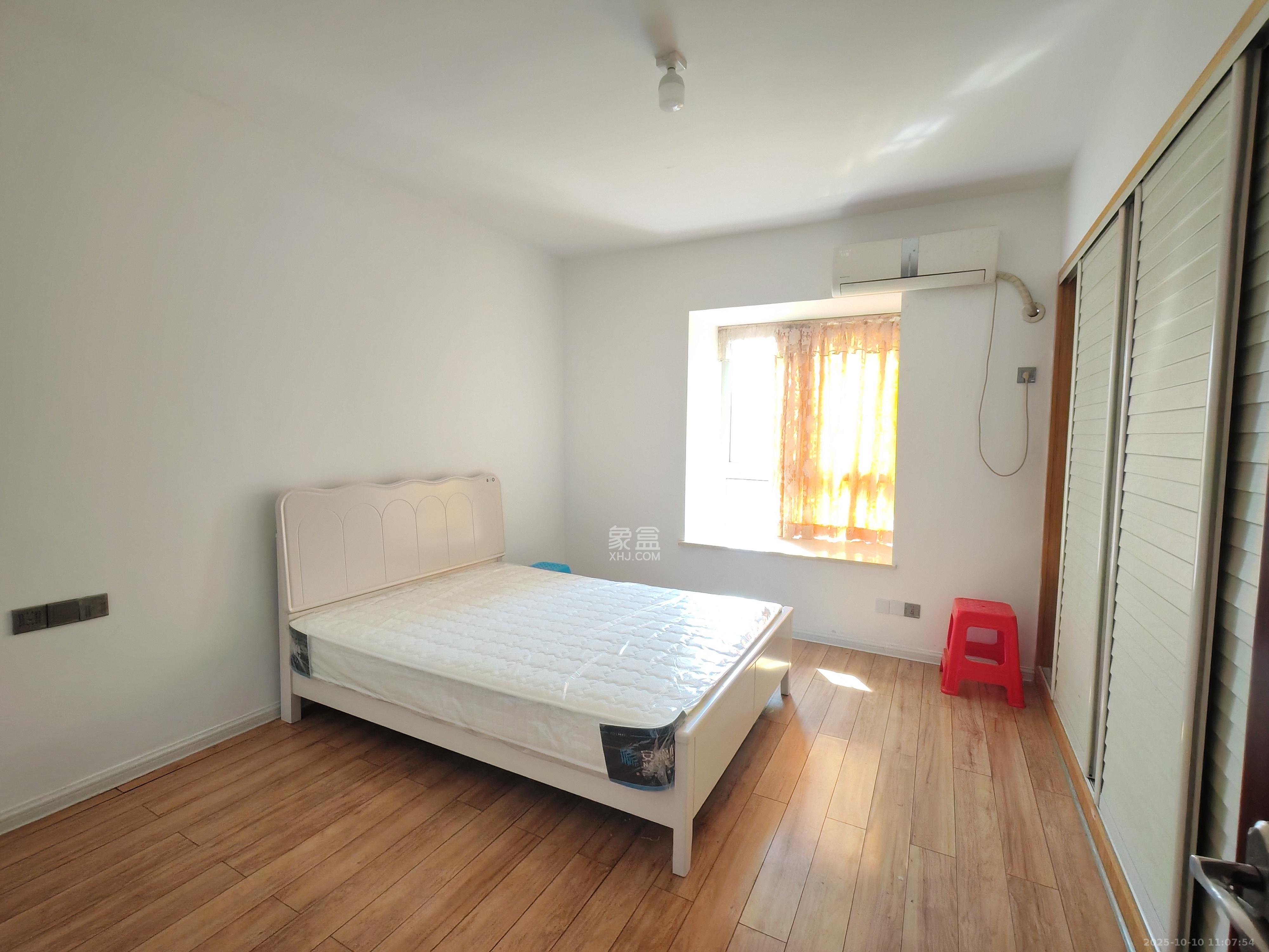 上河国际C区  3室2厅2卫    2900.0元/月室内图