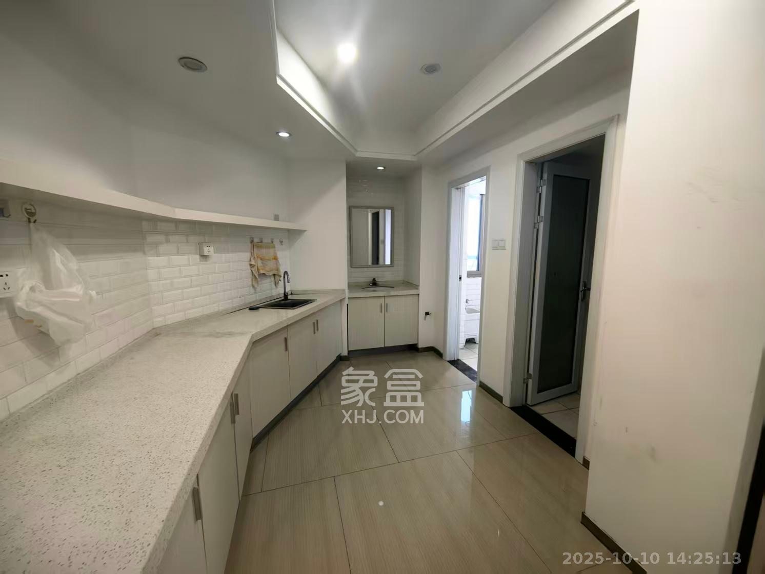 潮宗御苑 5室2厅2卫 8000.0元/月 潮宗御苑 5室2厅2卫 8000.0元/月室内图