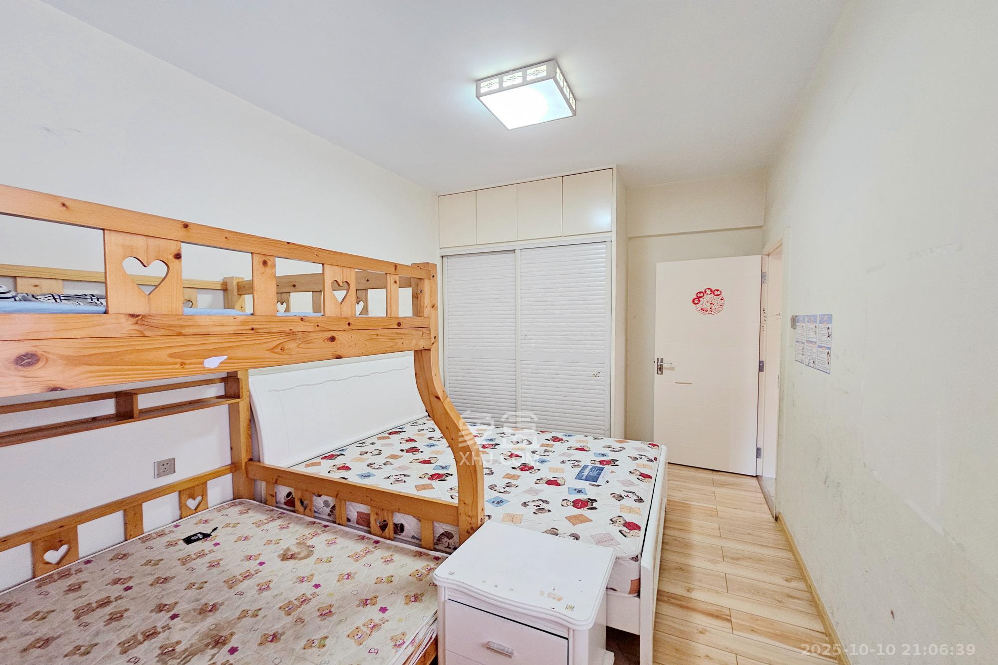 星城映象  2室2厅1卫    68.0万卧室