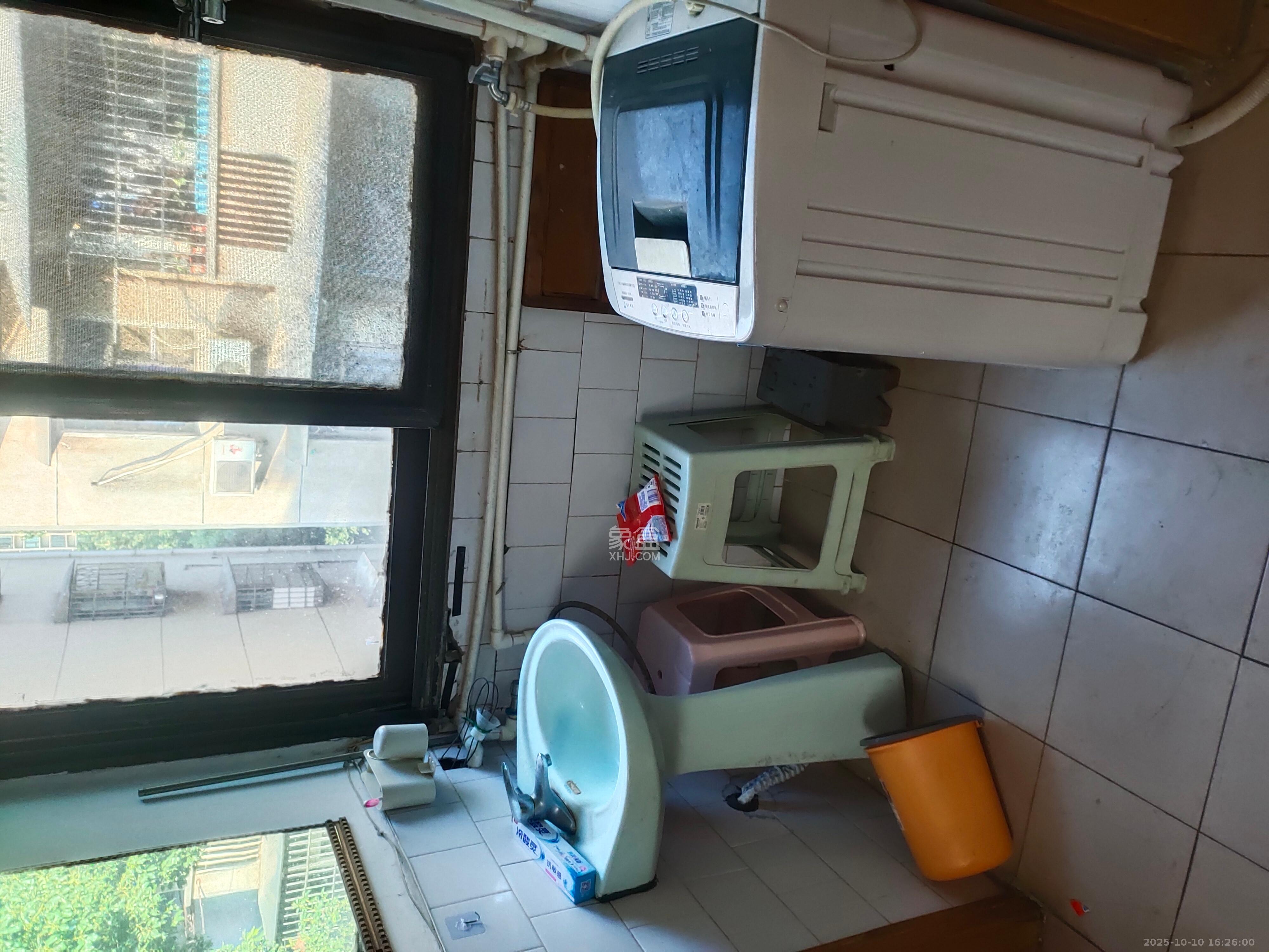 长重机械厂宿舍  1室1厅1卫    1400.0元/月室内图