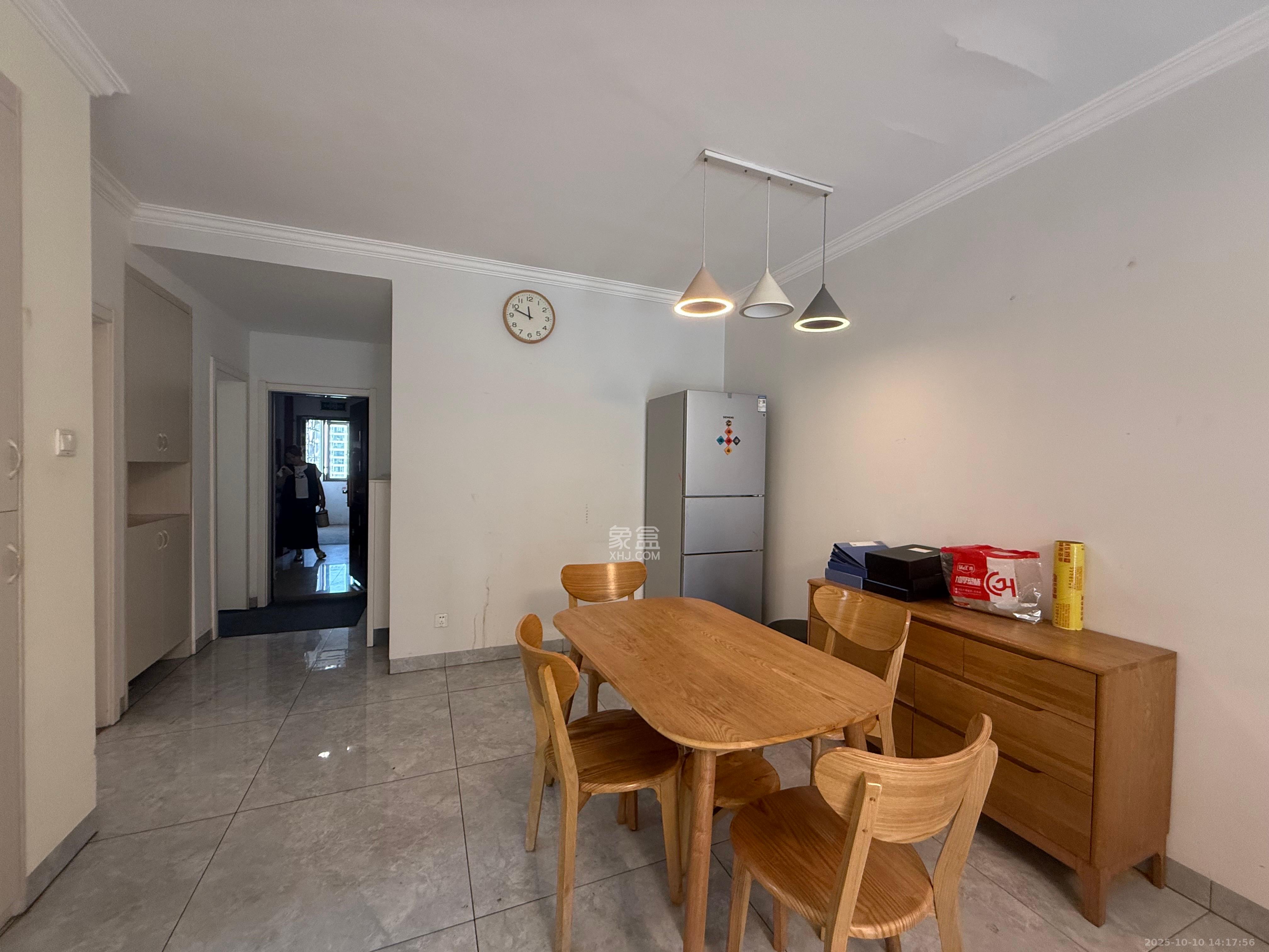 保利西海岸B区  3室2厅1卫    3300.0元/月 保利西海岸B区  3室2厅1卫    3300.0元/月室内图