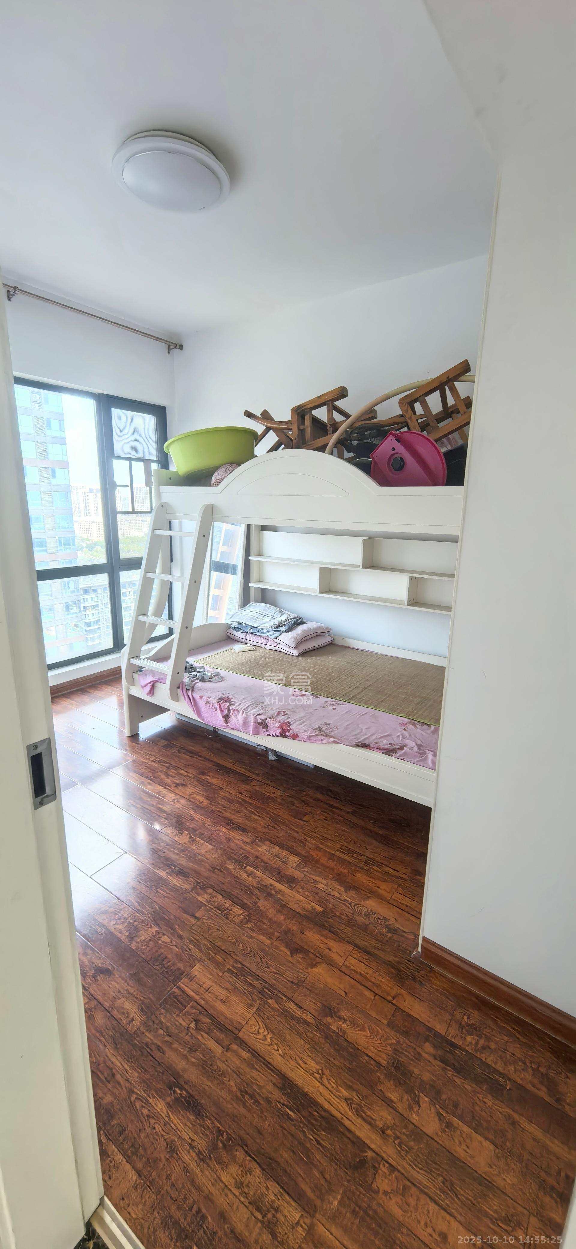 海伦春天  4室2厅1卫    2200.0元/月室内图