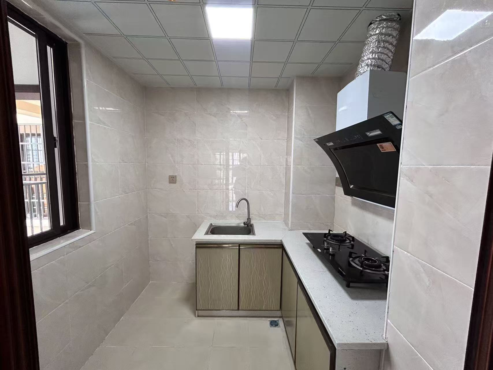 龙岐雅苑  3室2厅2卫    2900.0元/月 龙岐雅苑  3室2厅2卫    2900.0元/月室内图