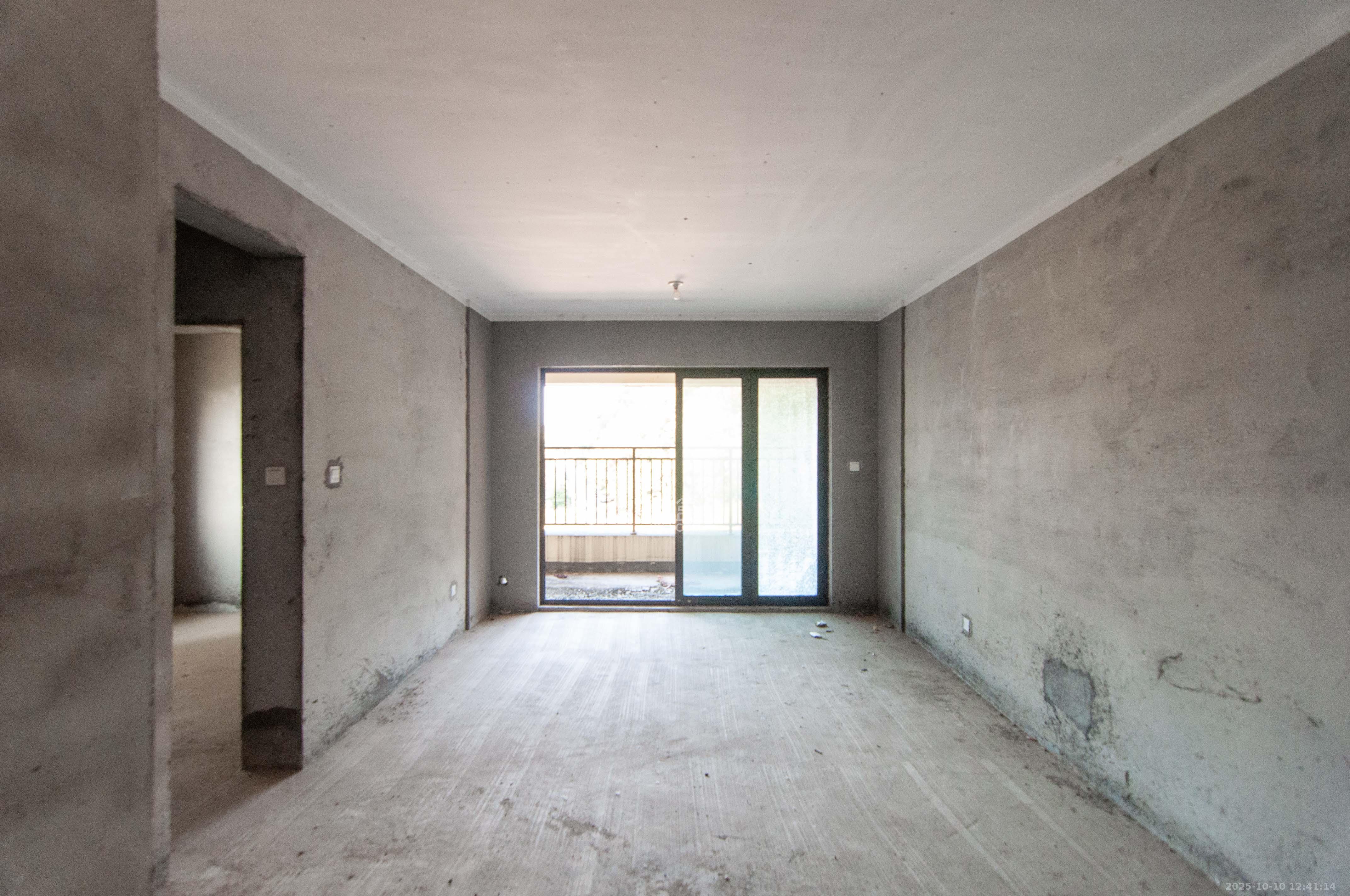 梅溪正荣府  4室2厅2卫    155.0万