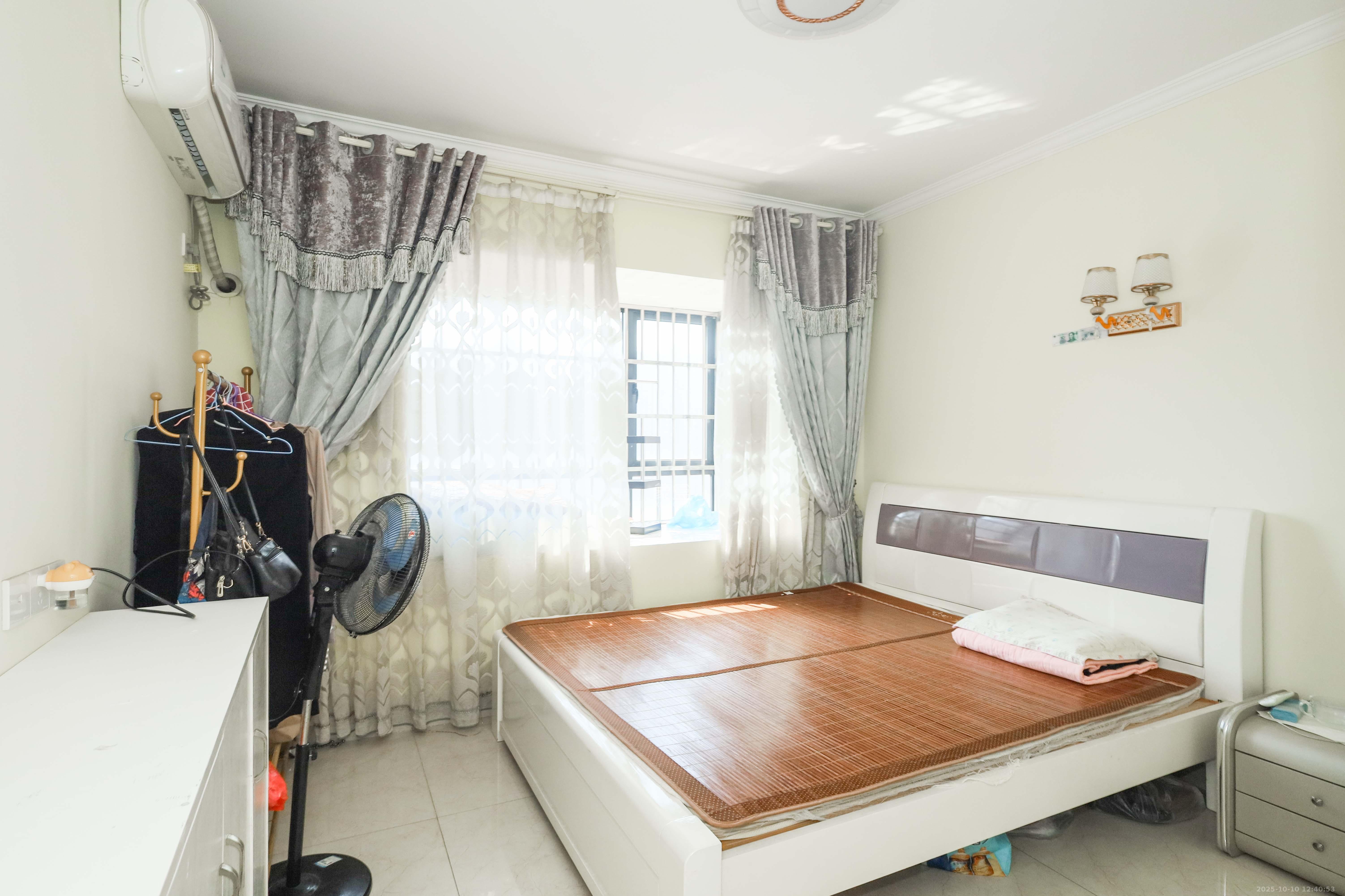 润芳园  4室2厅2卫    120.0万卧室