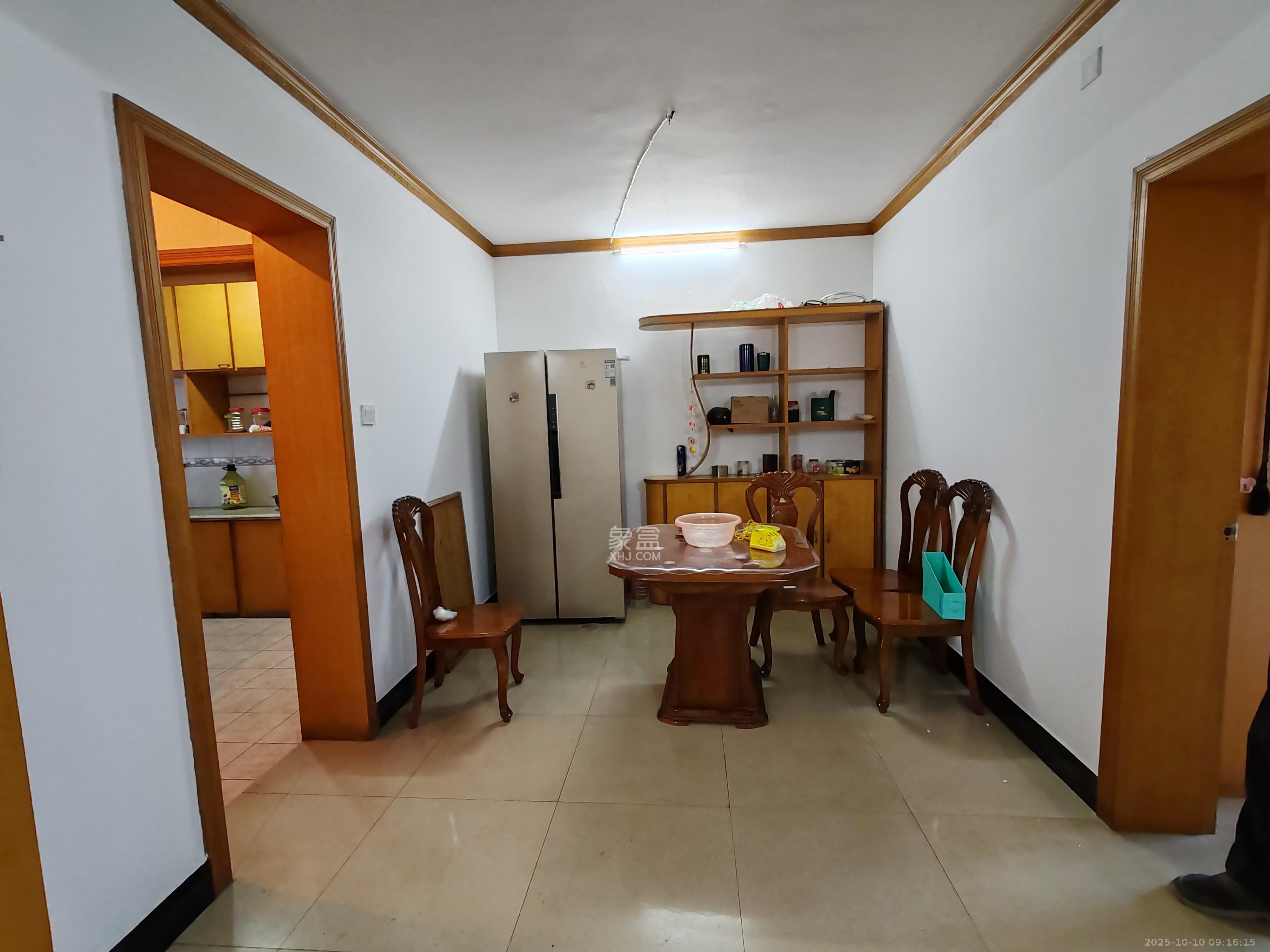 公交金盆小区 2室2厅1卫 1500.0元/月 公交金盆小区 2室2厅1卫 1500.0元/月室内图