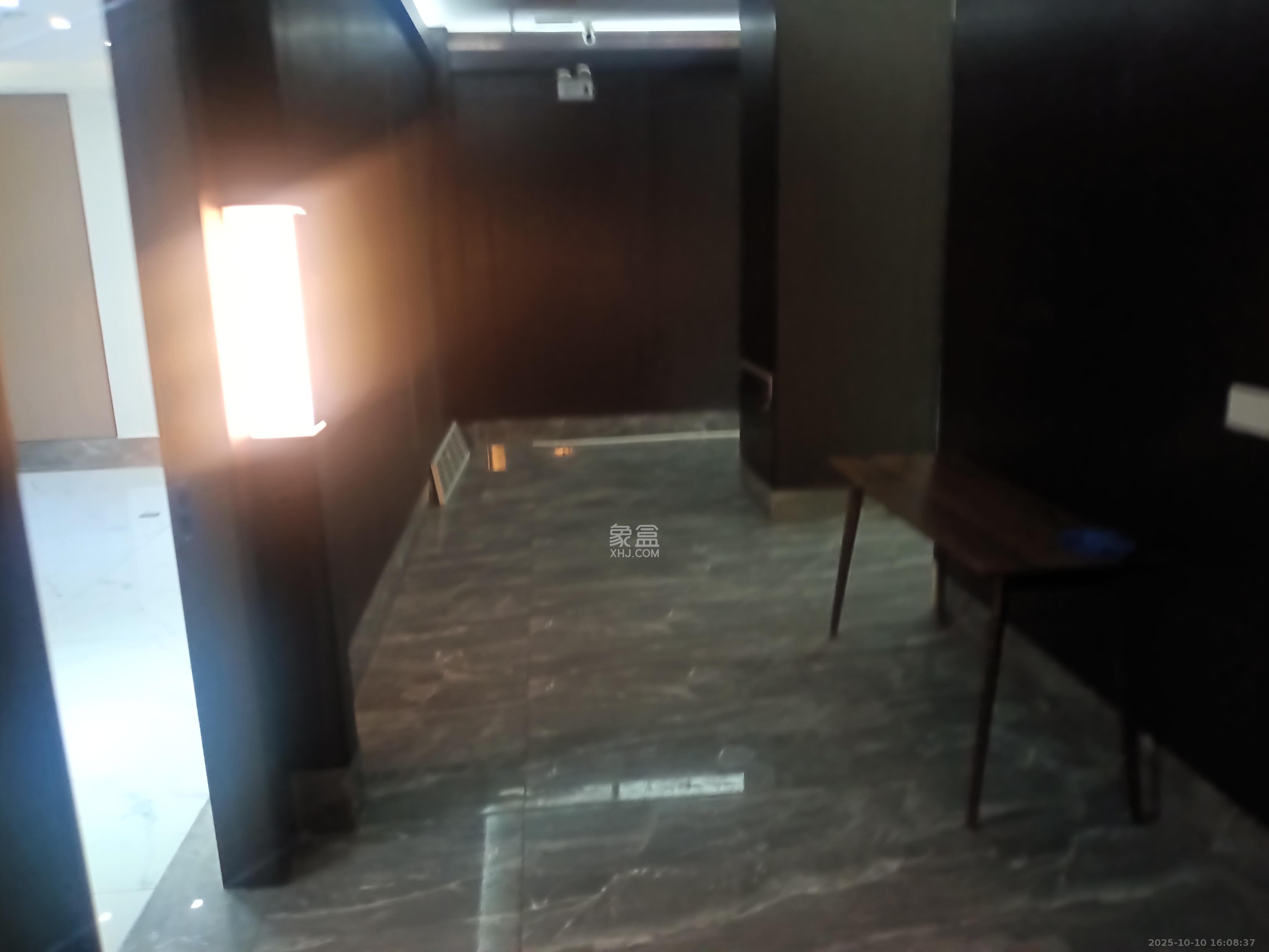 铂宫   1111.36㎡      19000.0元/月