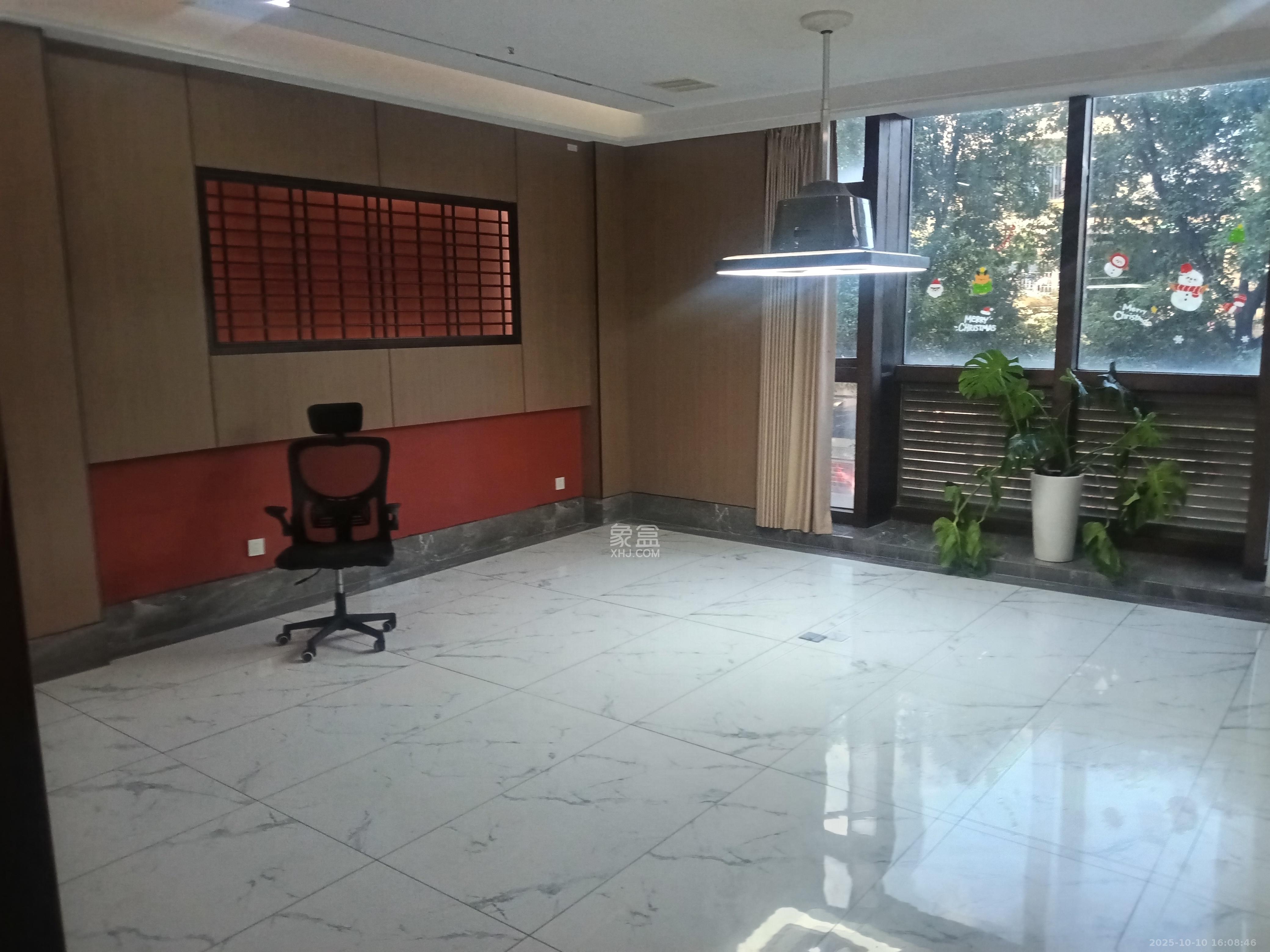 铂宫   1111.36㎡      19000.0元/月室内图